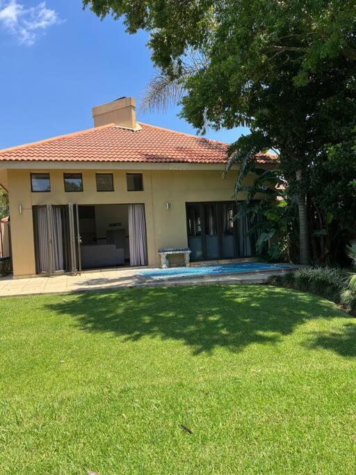 Three-Bedroom Villa photo 2