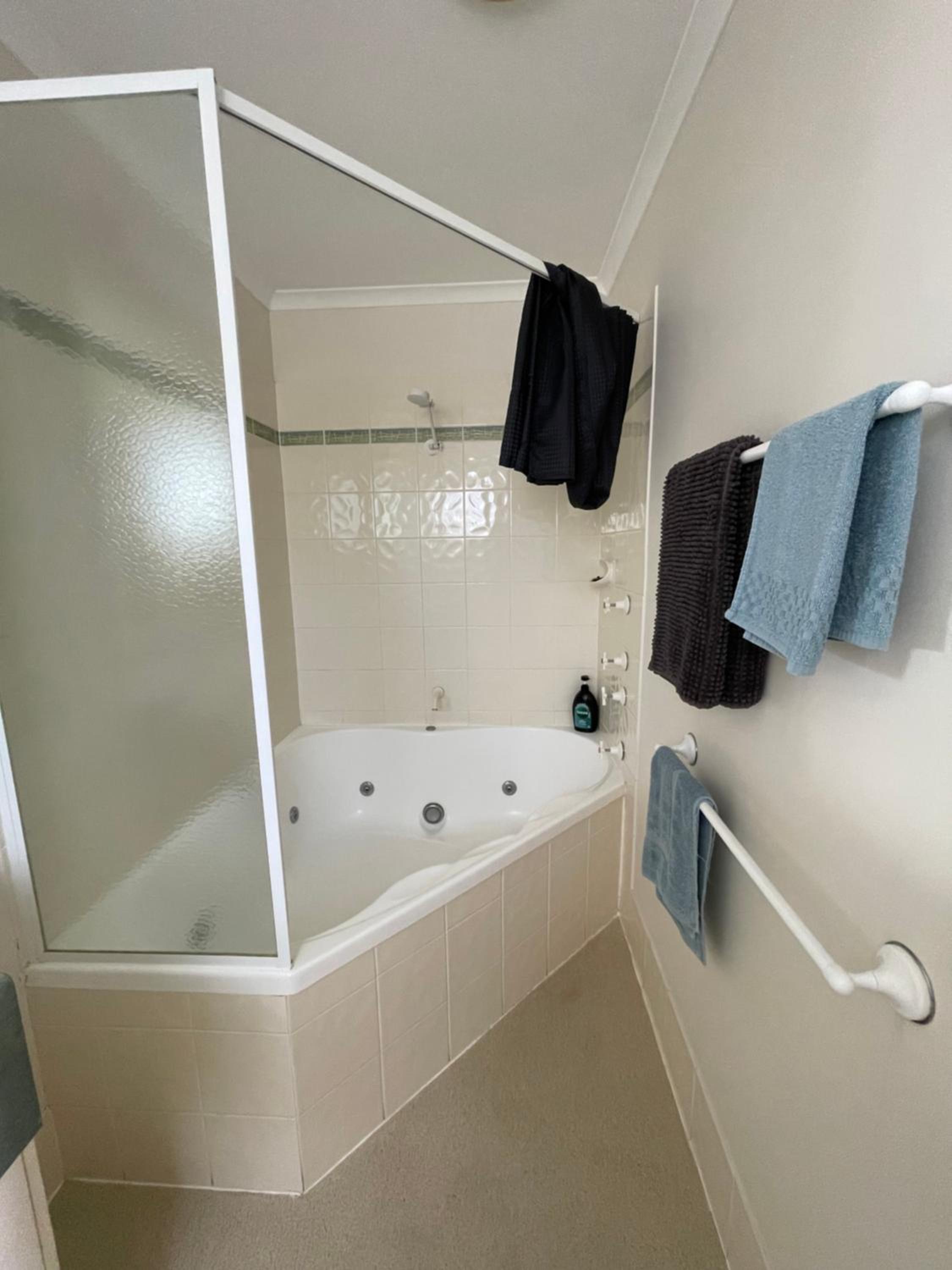 Double or Twin Room with Spa Bath photo 3