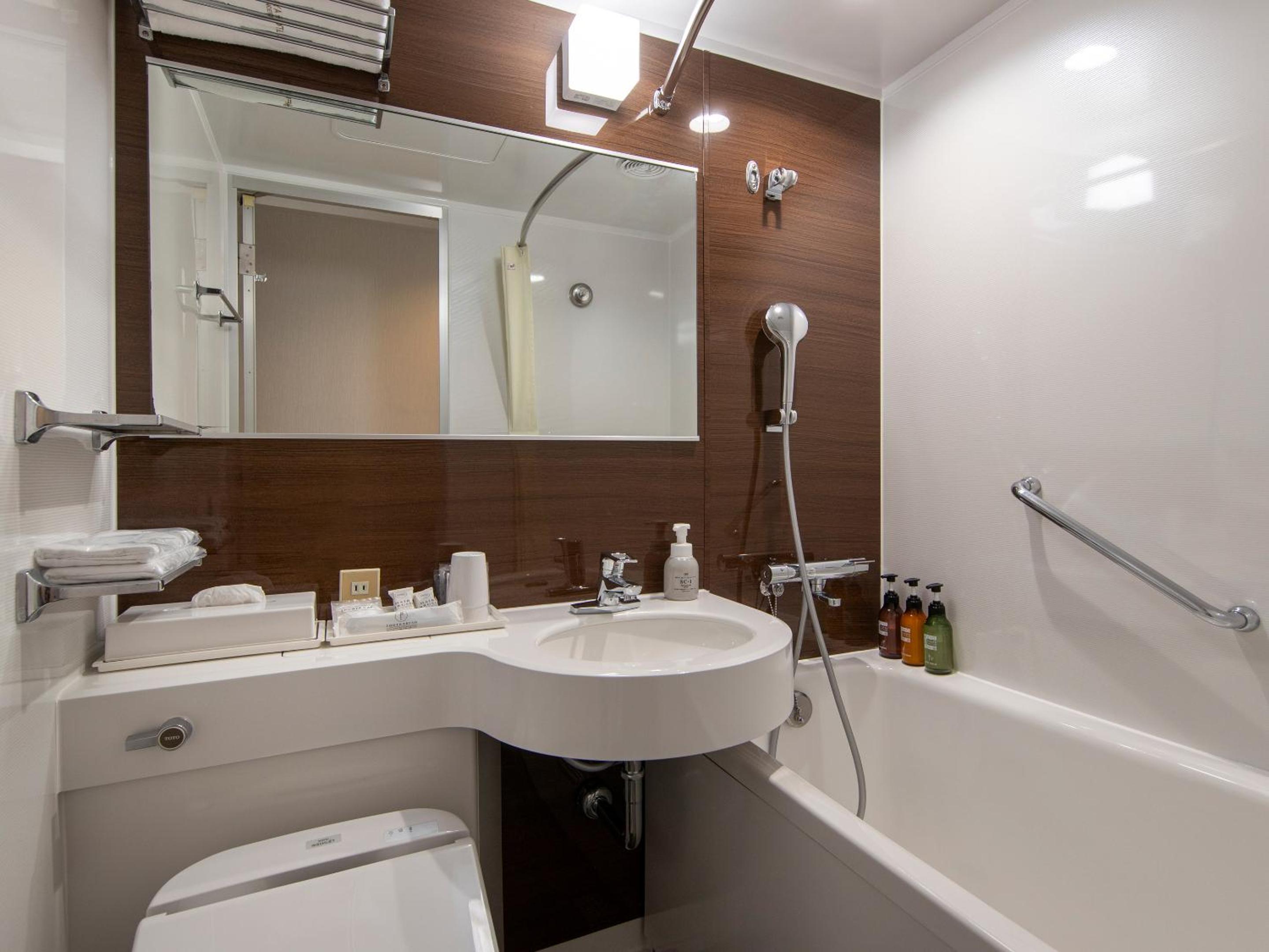 Double Room with Garden View thumbnail 5