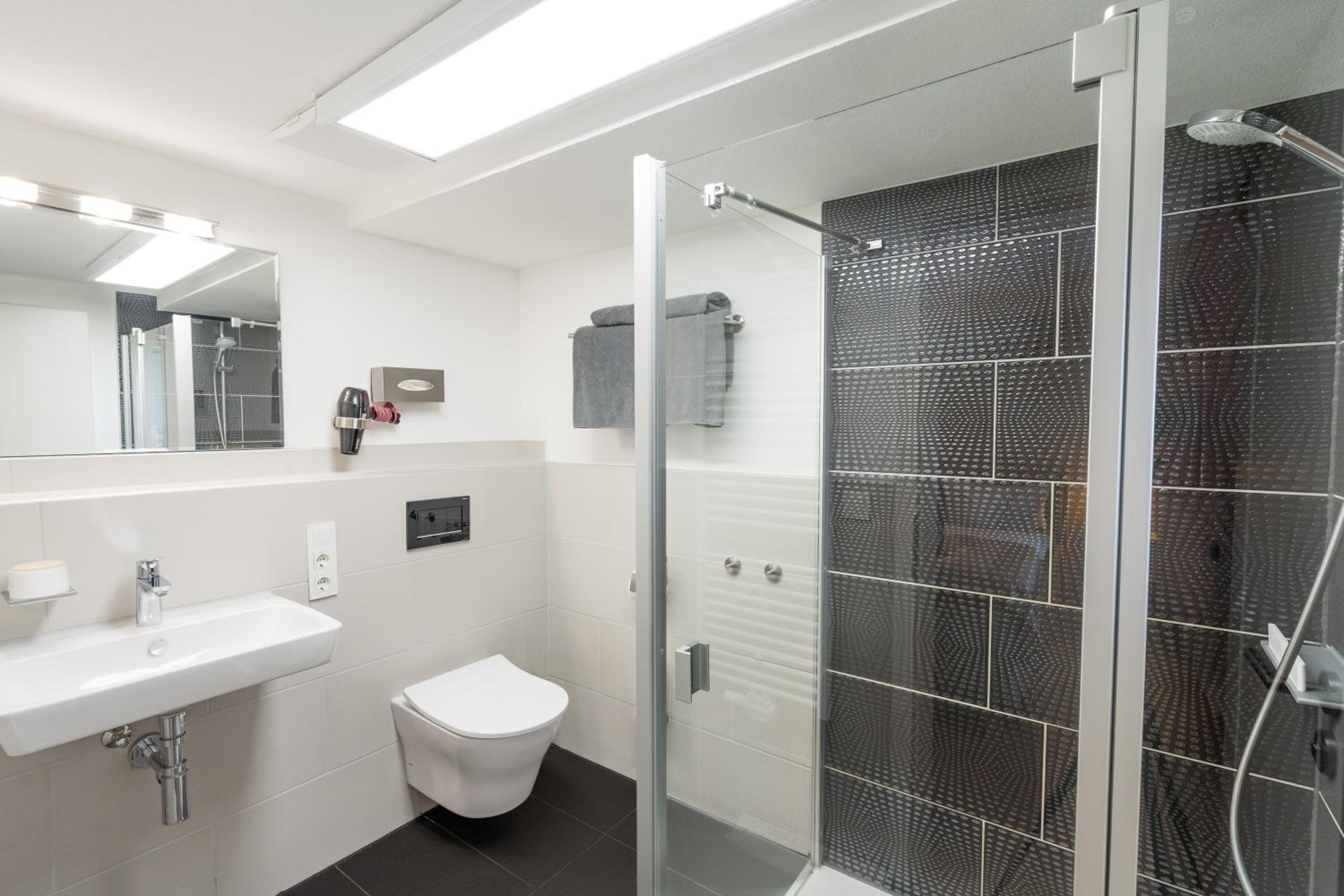 763-9 Familienzimmer Komfort - Photo 2