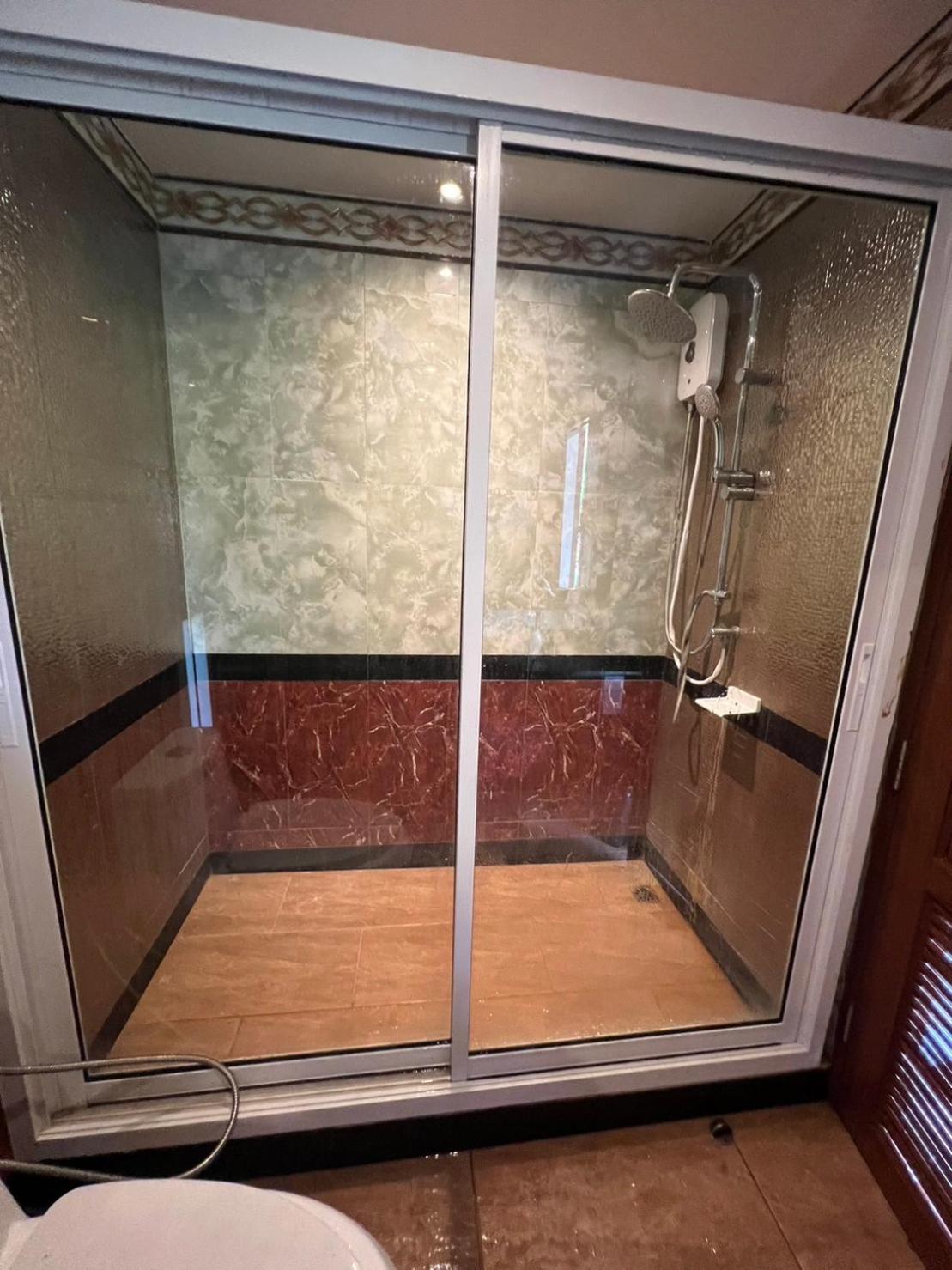 Deluxe King Room - Photo 25