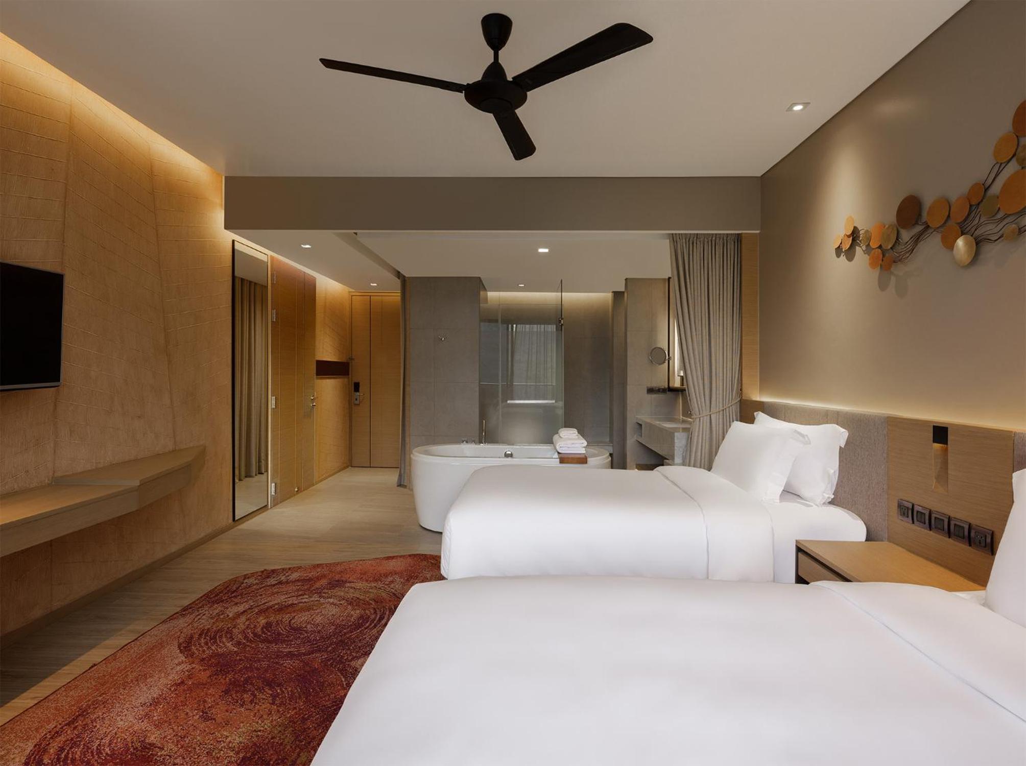 Deluxe King Room photo 3