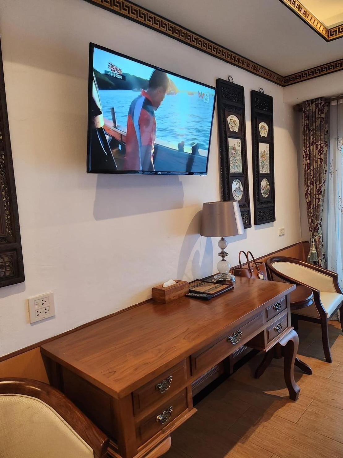 Deluxe King Room - Photo 38