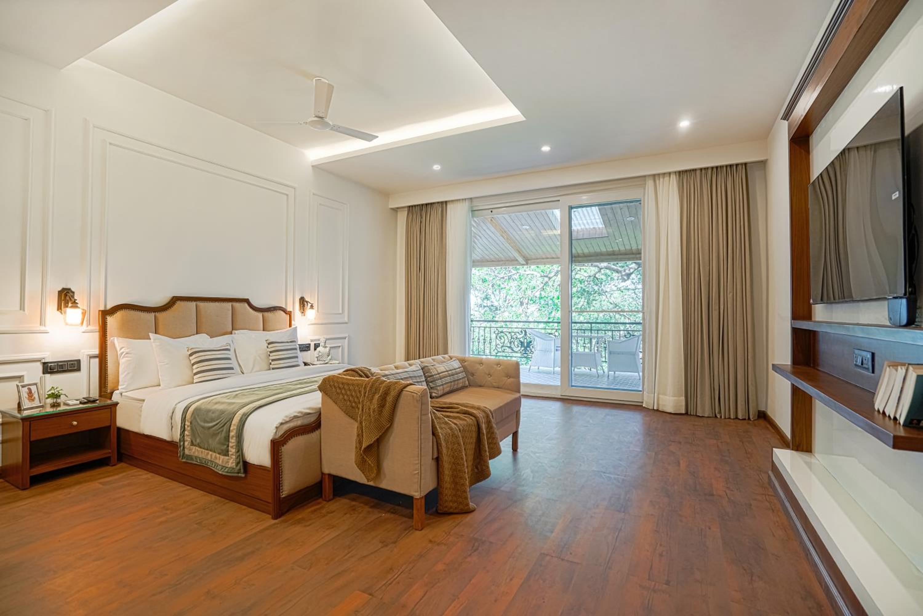Superior King Room photo 1