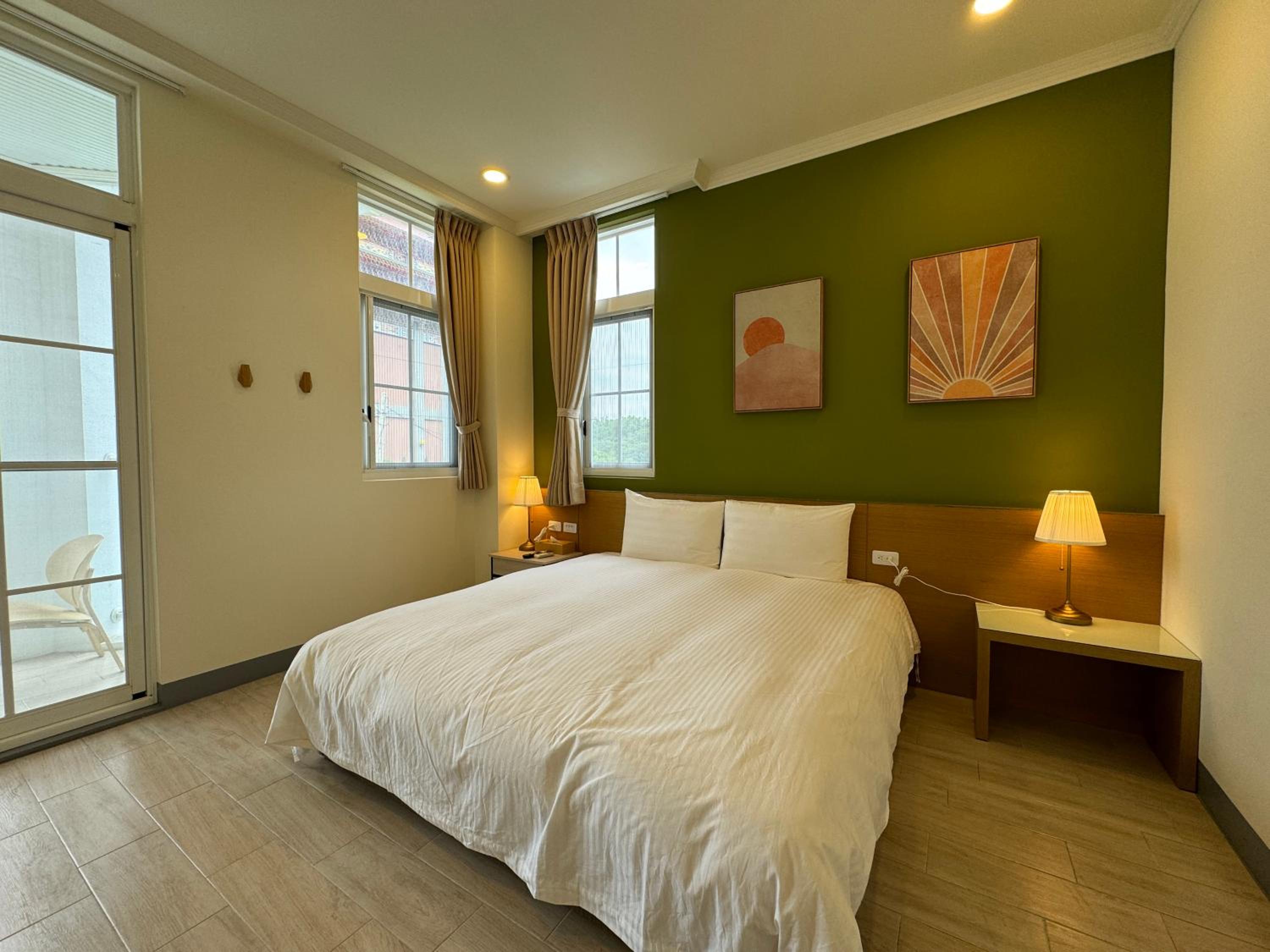 Deluxe Double Room with Balcony - Photo 3