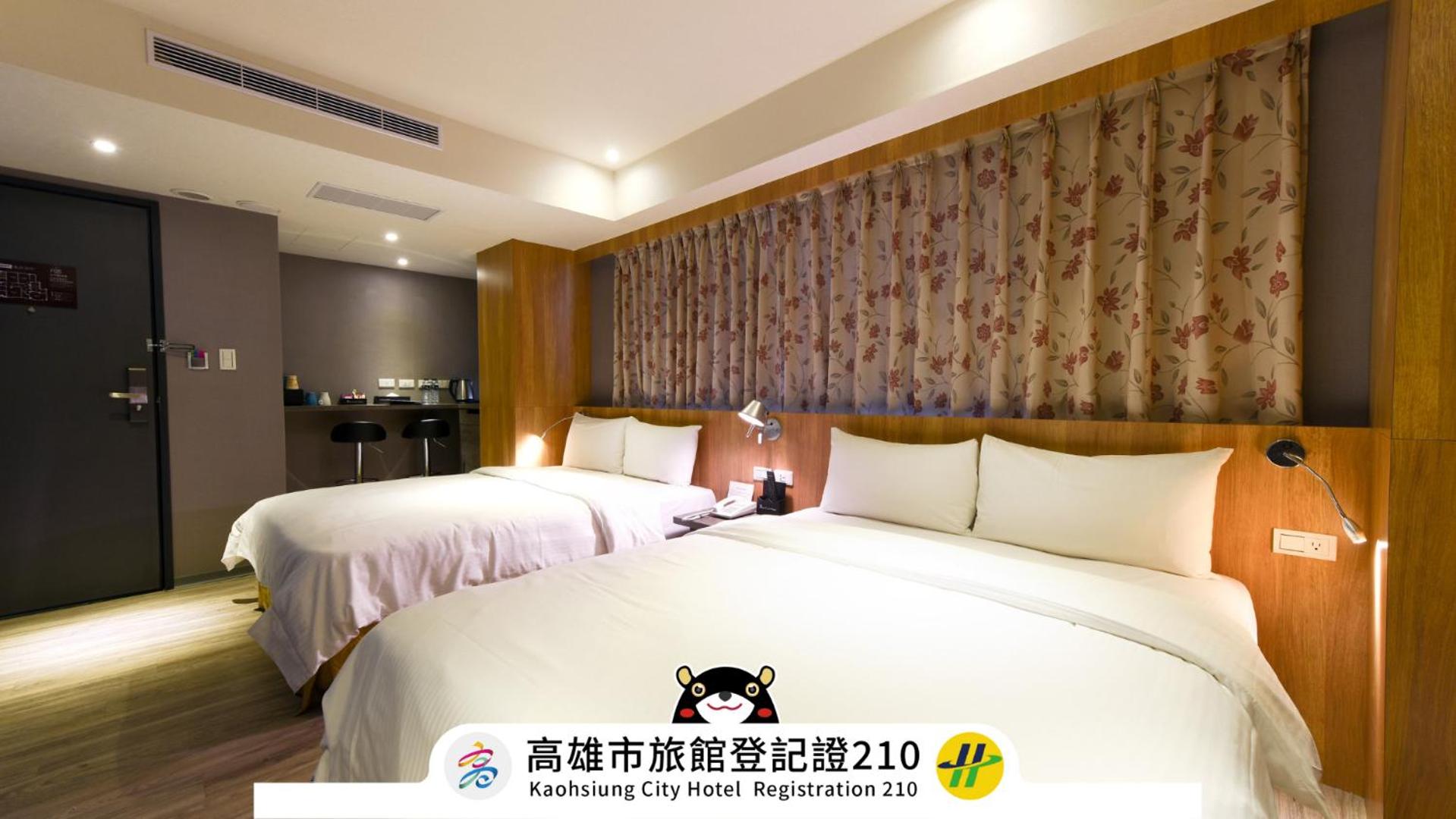 Quadruple Room - Photo 4