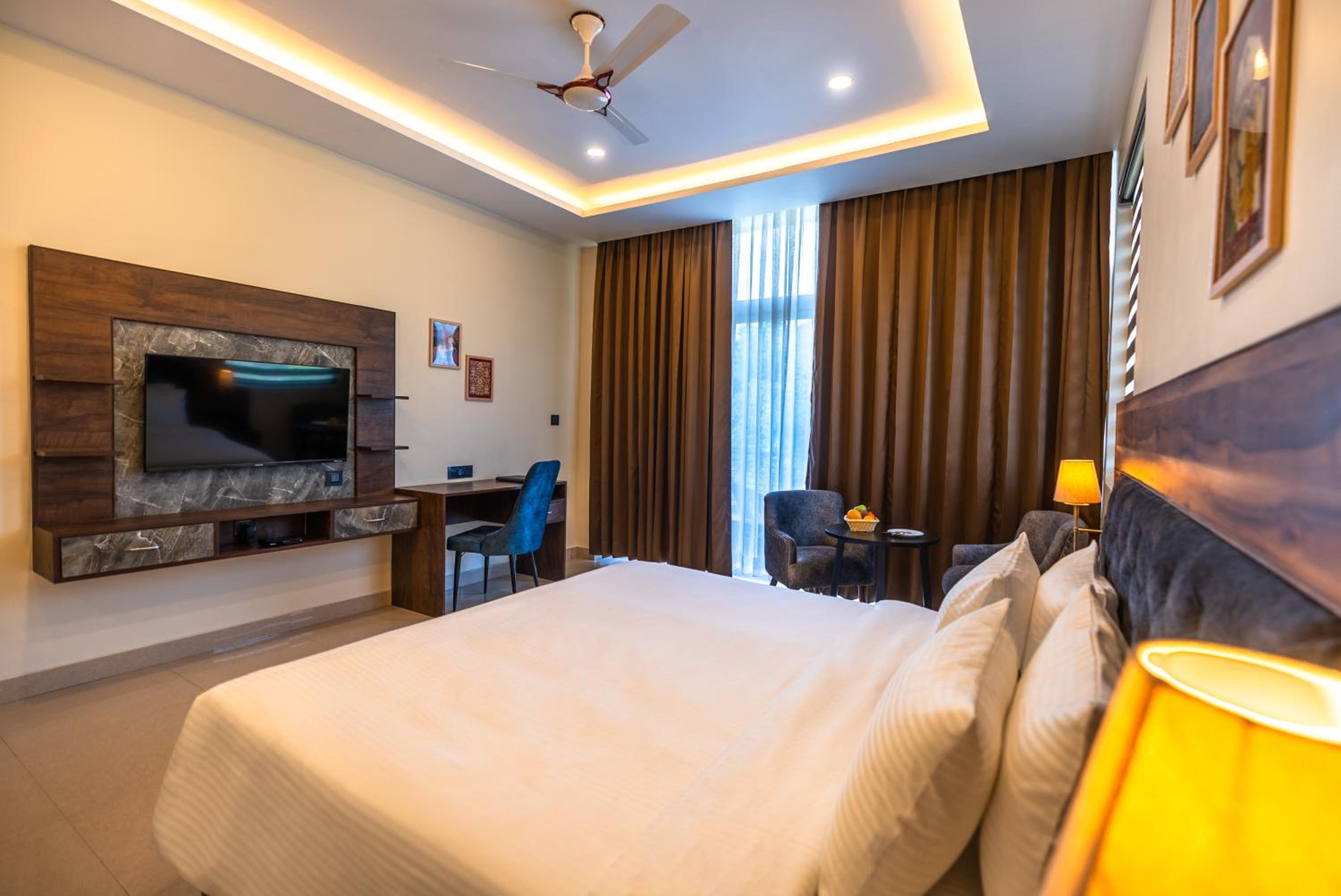 Deluxe Room - Photo 3