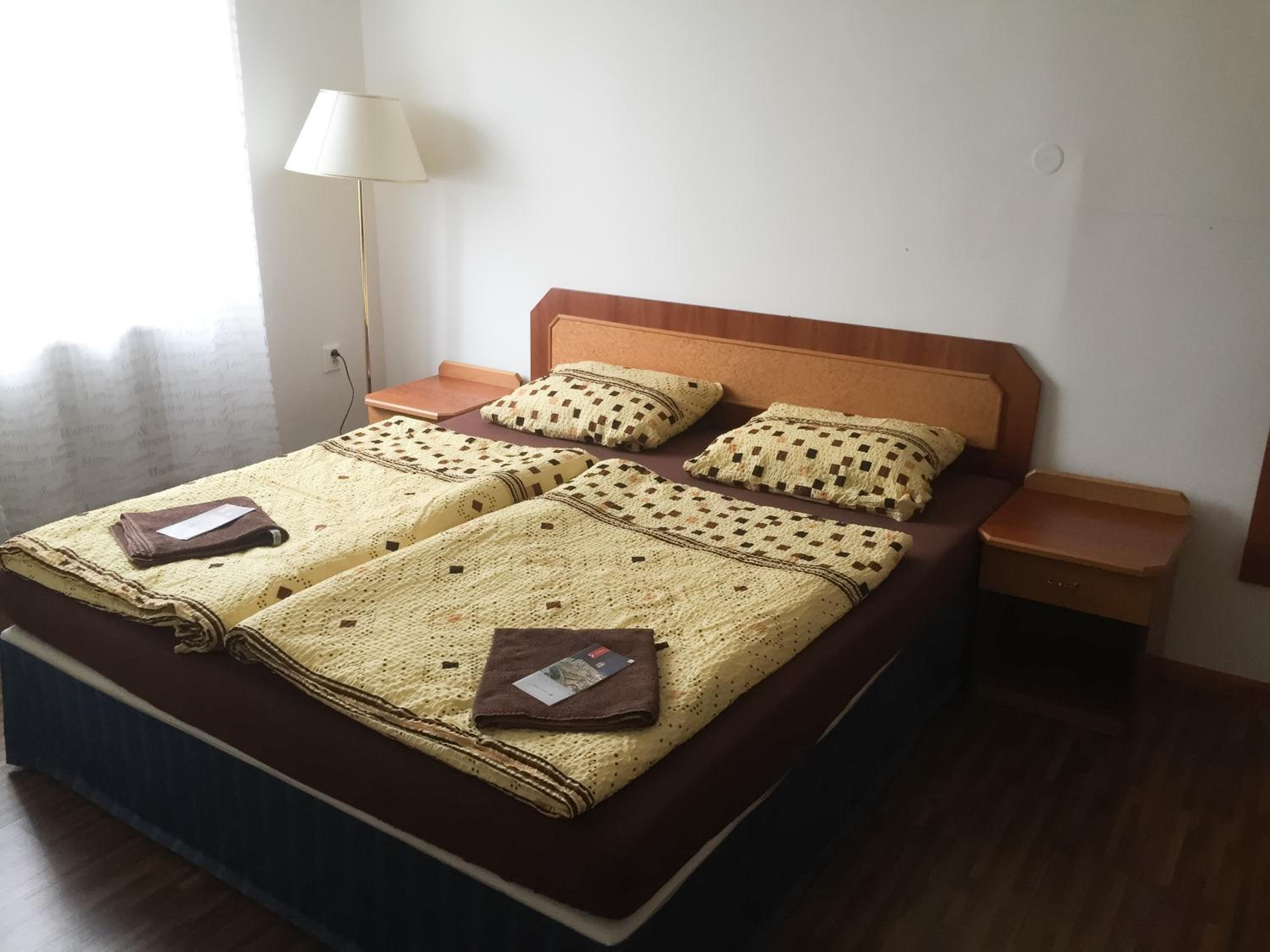Double Room with Shared Bathroom photo 1