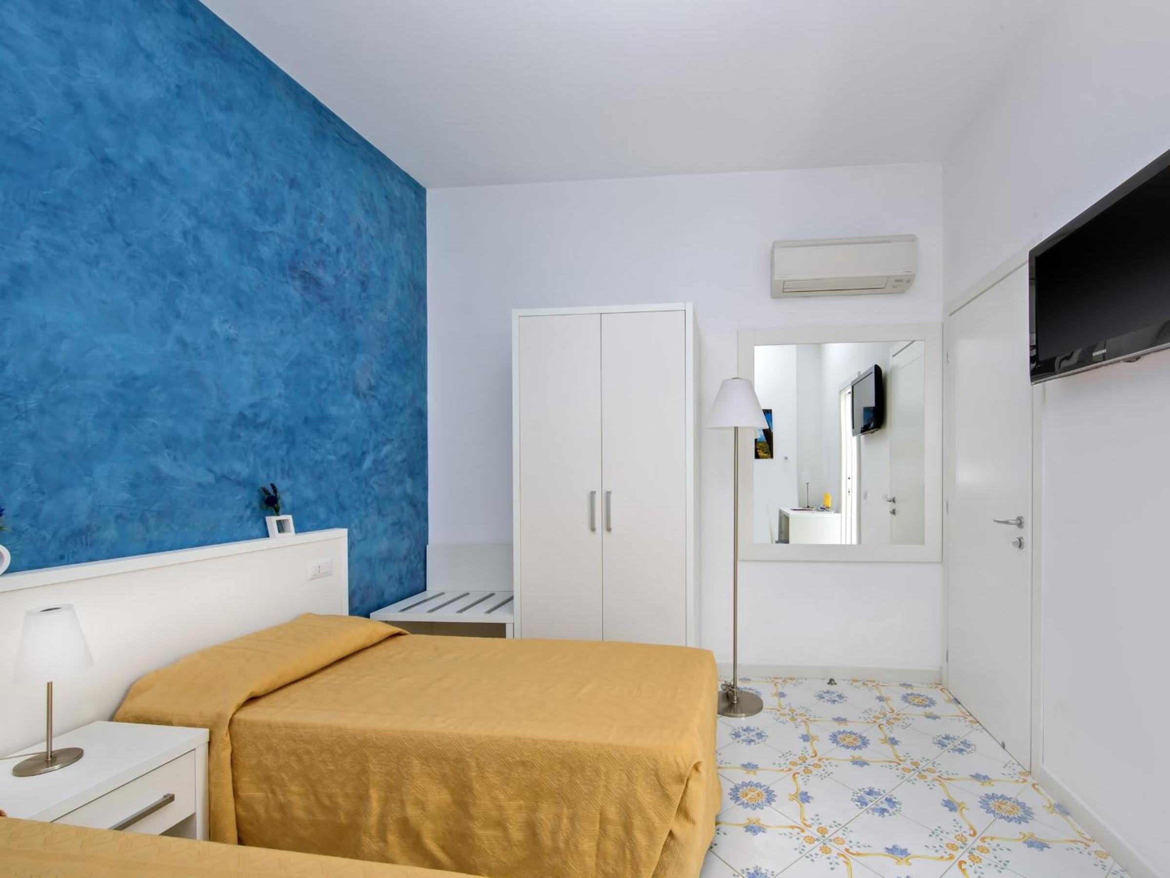 Twin Room with Shower