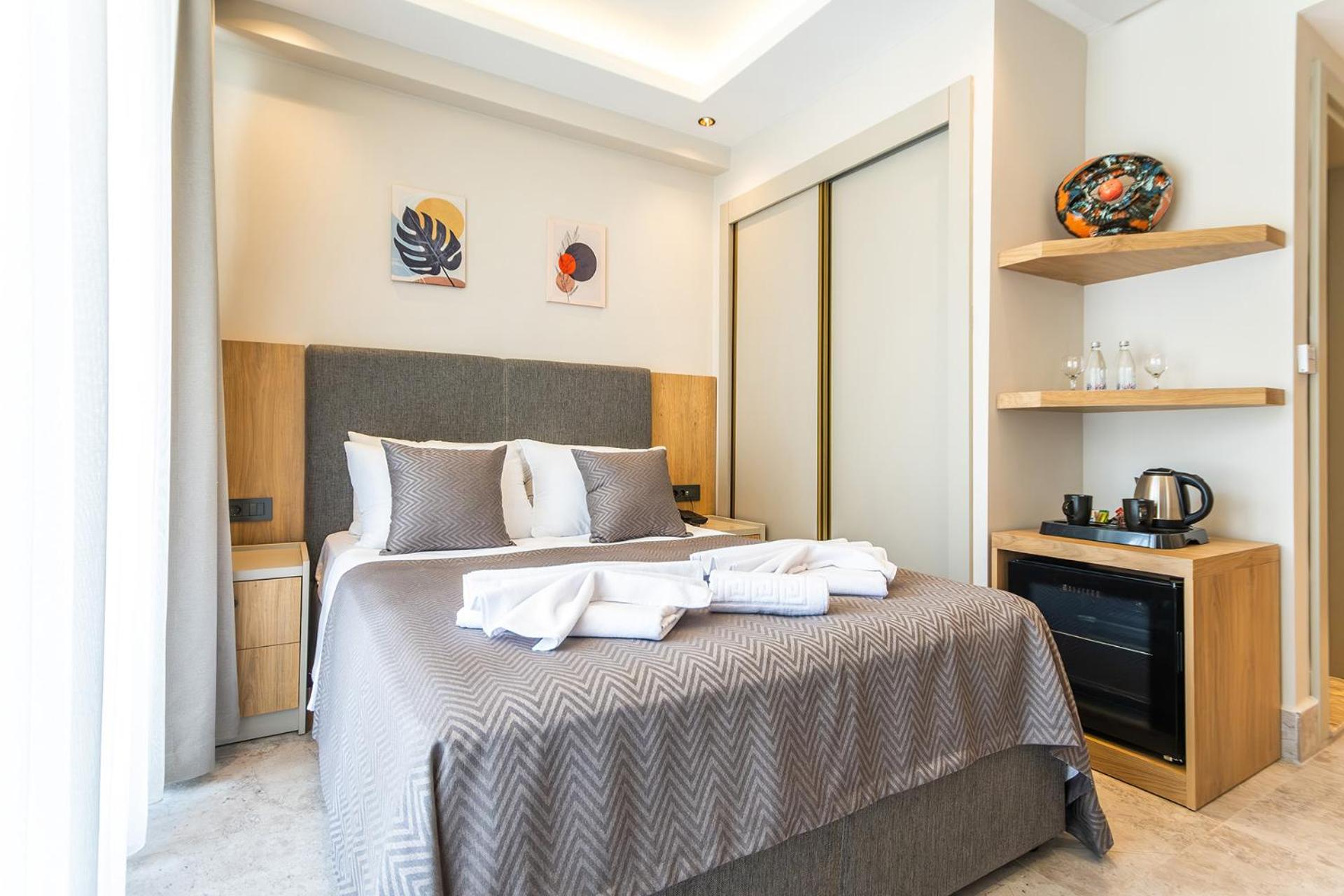 Deluxe Double Room - Photo 12
