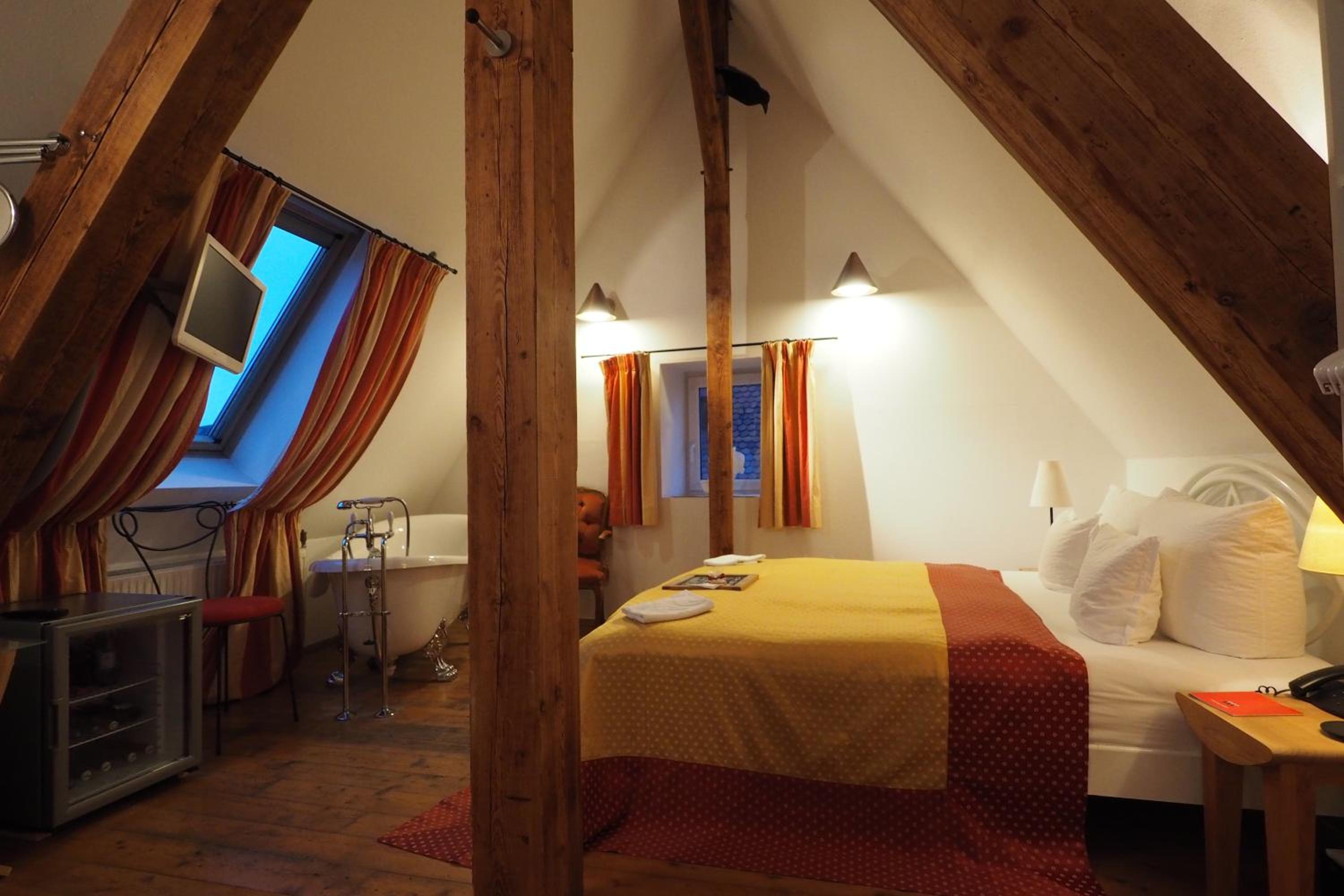 Junior Suite (2 Adults) - Photo 4