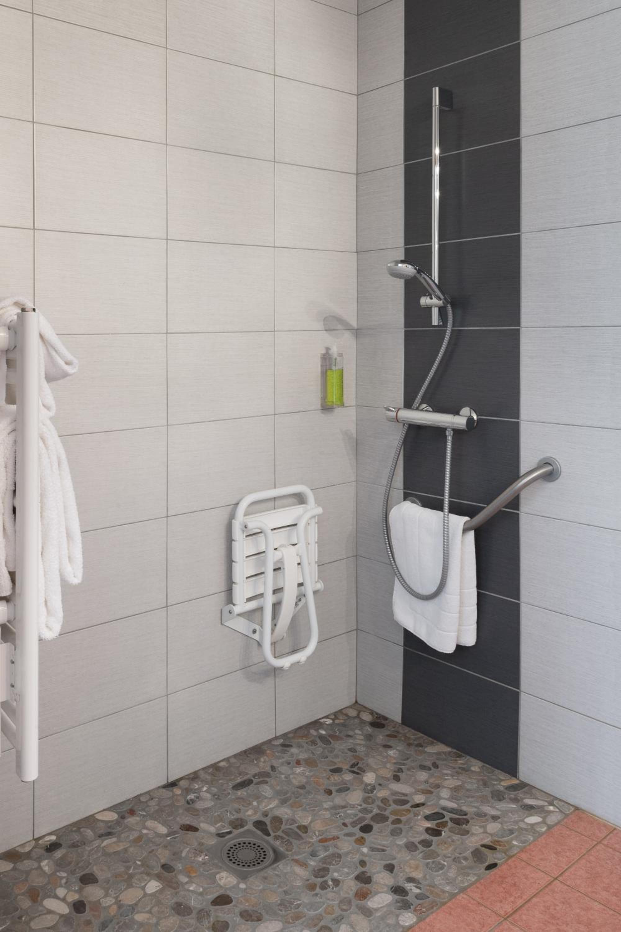 Double Room - Disability Access photo 3