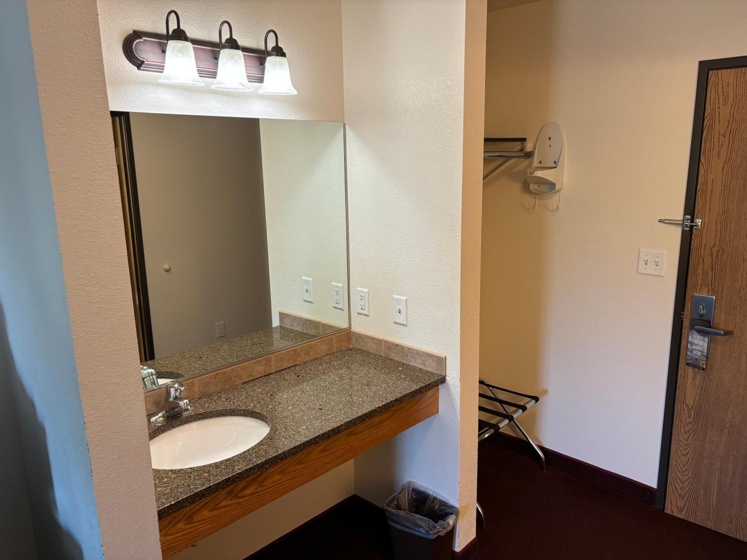 King Studio Suite - Non-Smoking photo 3