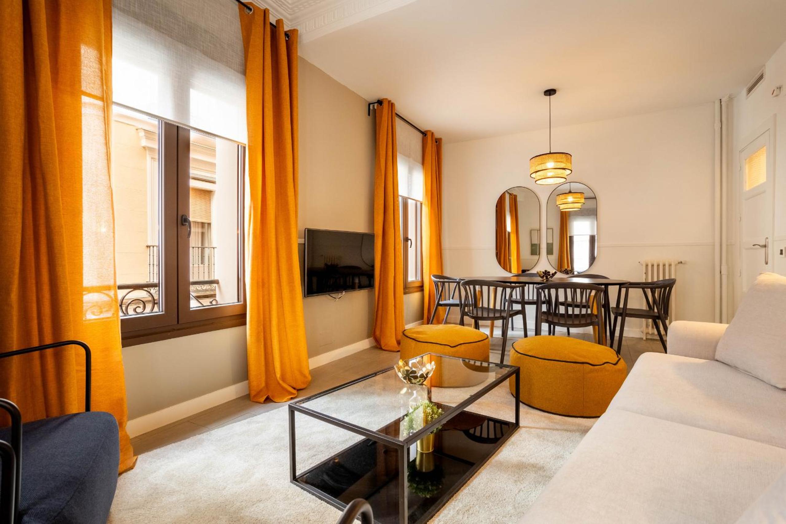 Apartamento de Cuatro Habitaciones III