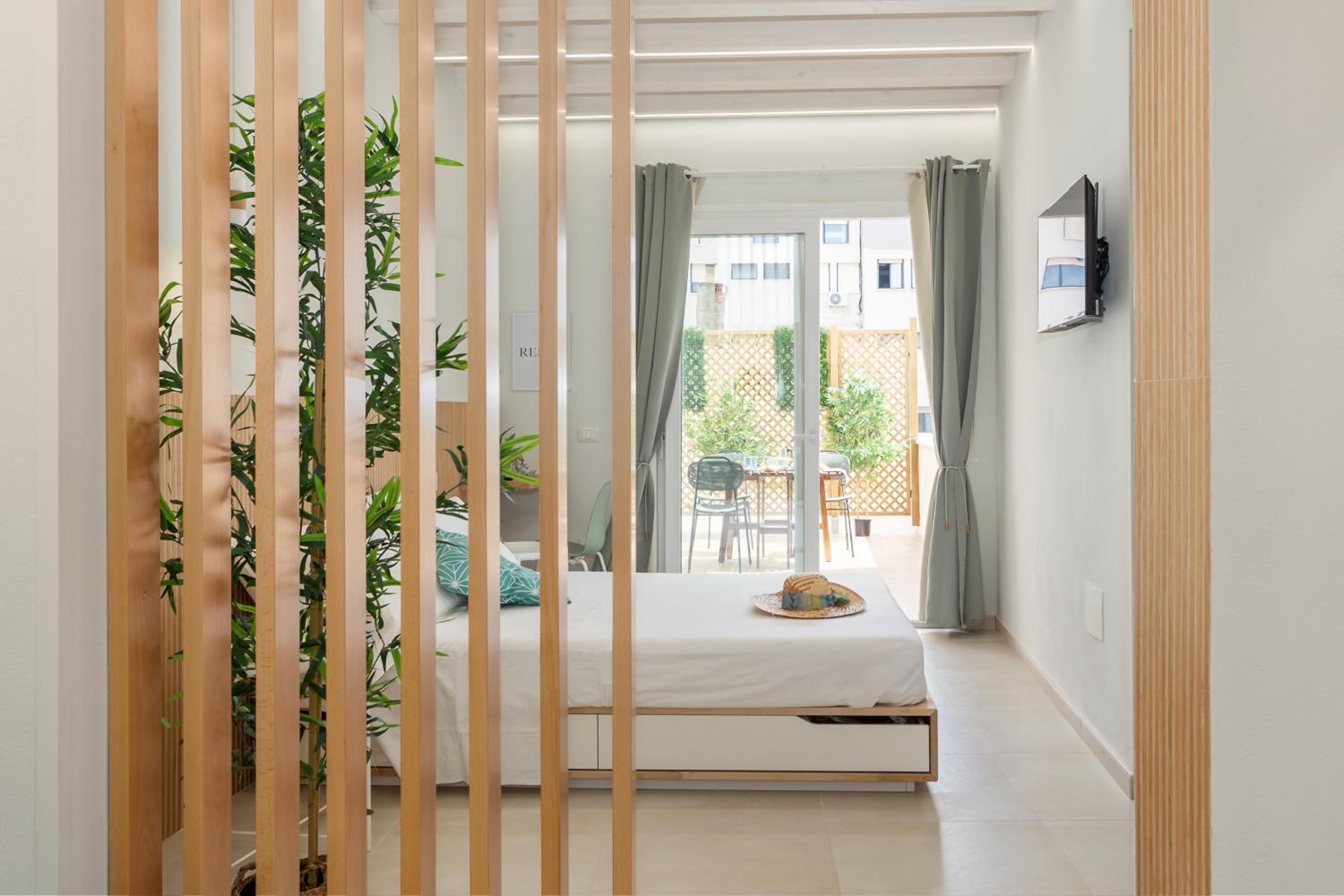 One-Bedroom Apartment with Terrace photo 1