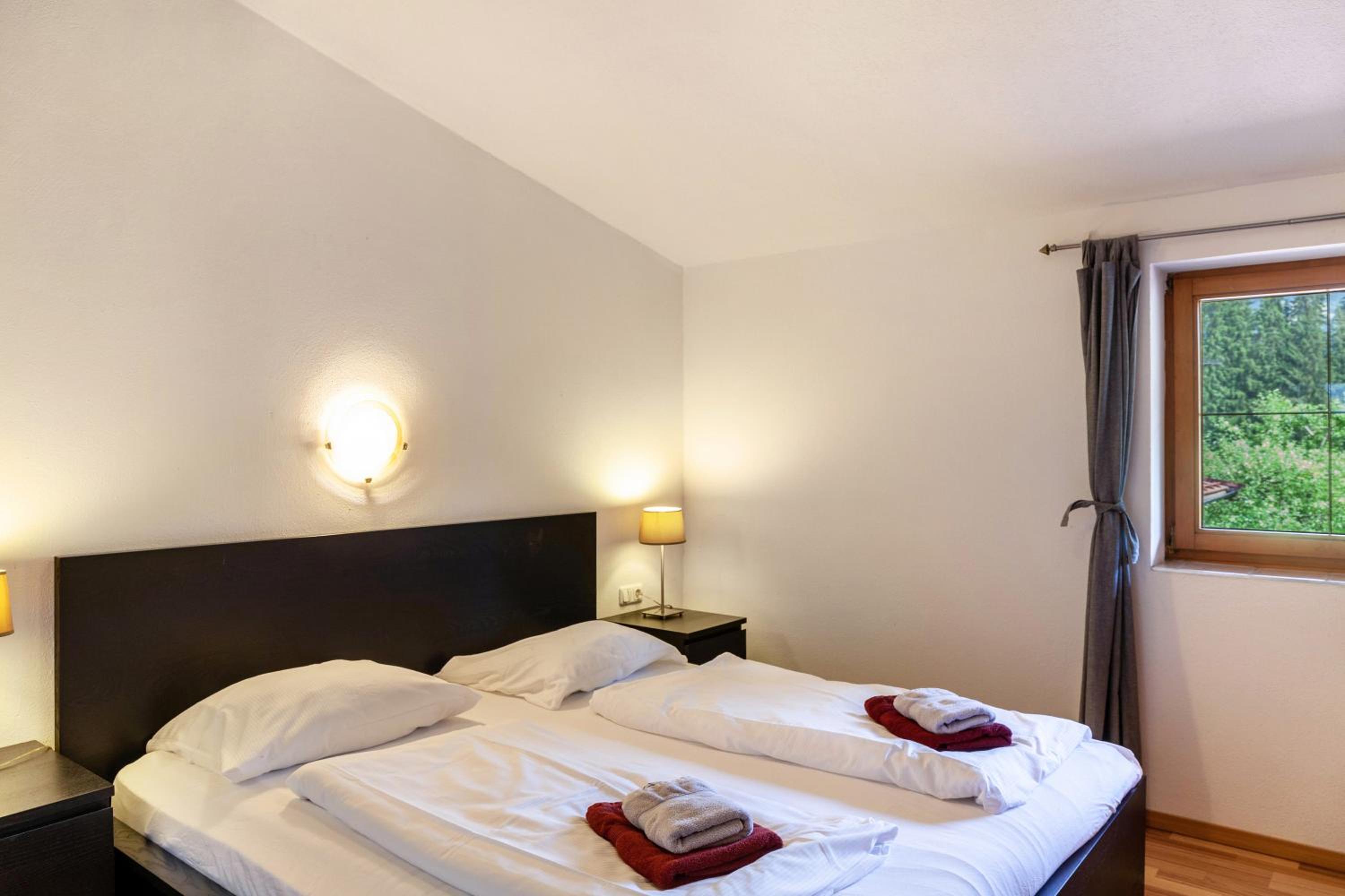 Two-Bedroom Deluxe Apartment with Garden View