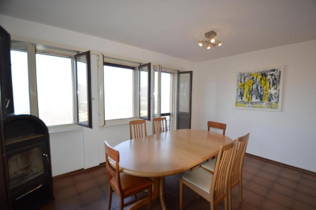 Apartment With Lake View photo 2