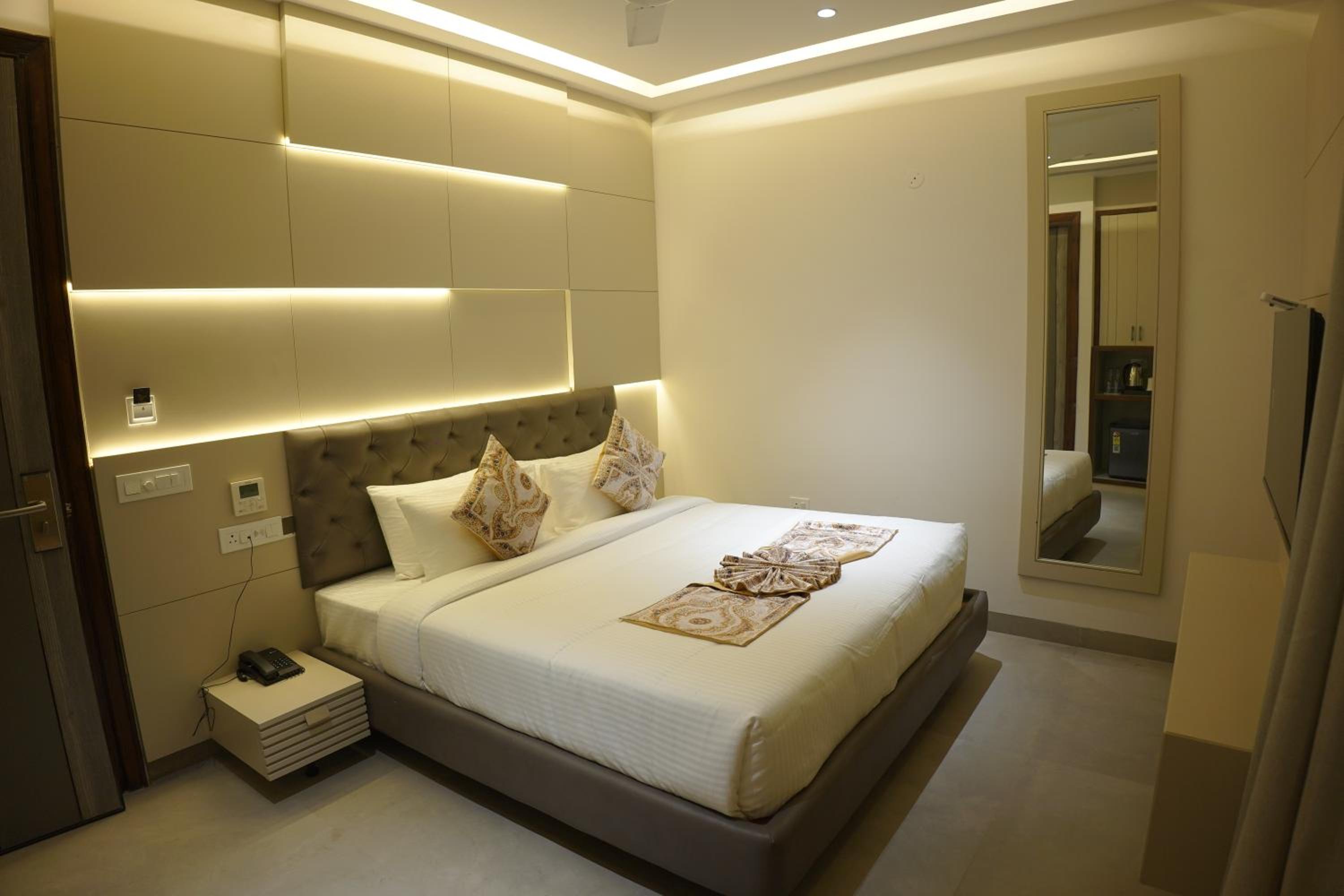 Deluxe Room - Photo 3