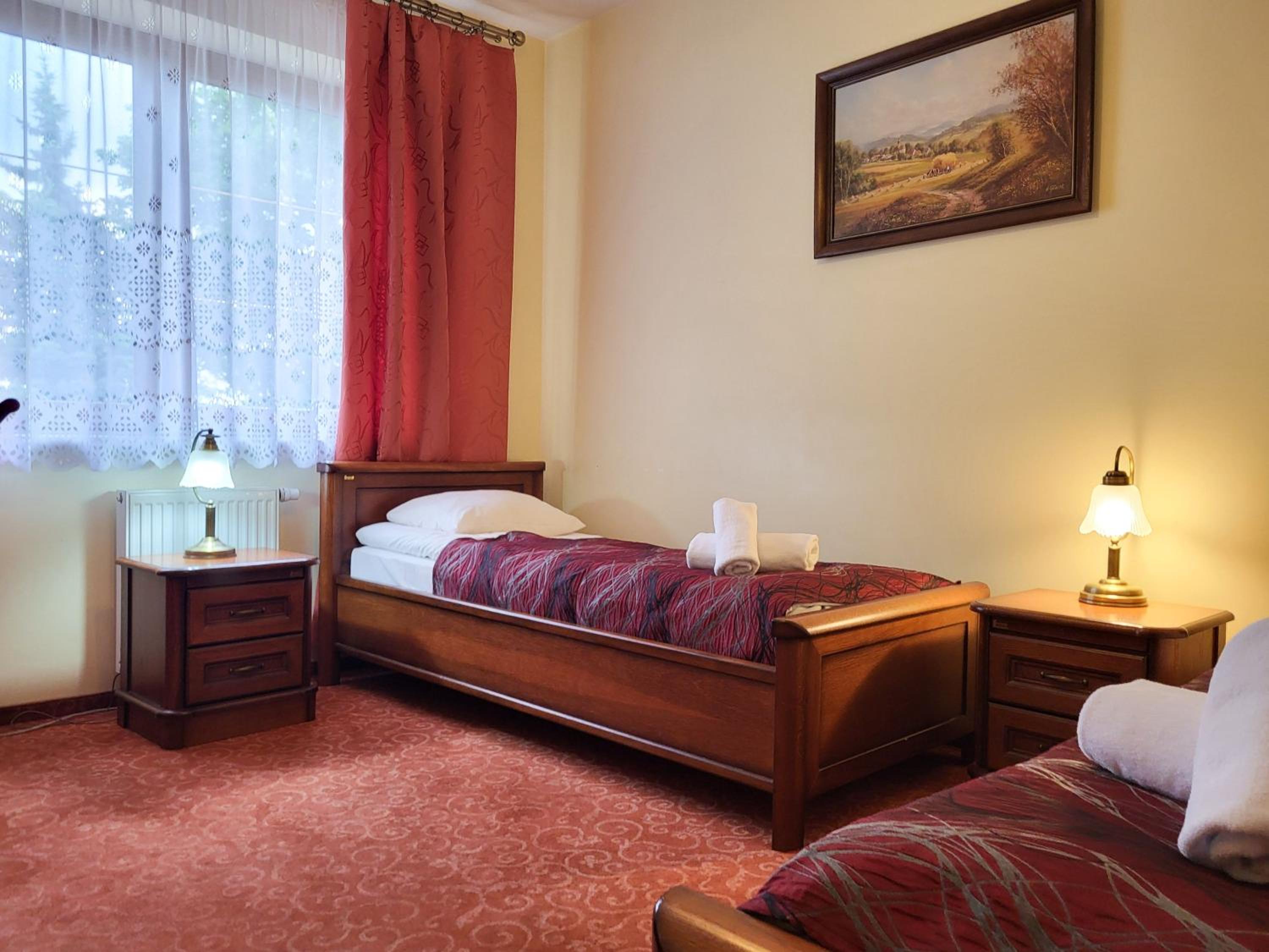 Twin Room - Photo 2