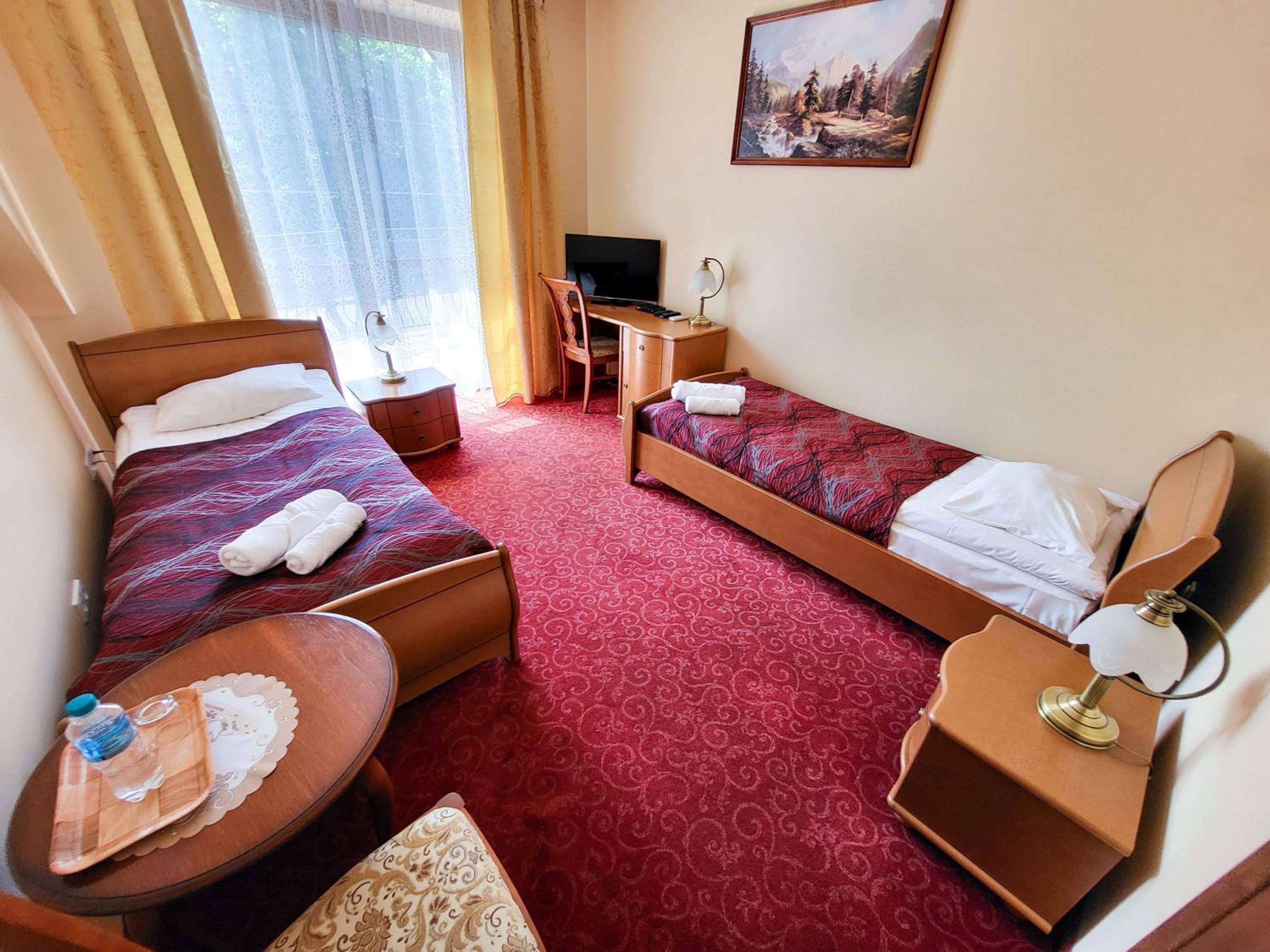 Twin Room - Photo 6