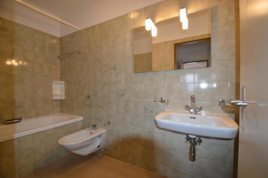 Apartment With Lake View photo 2