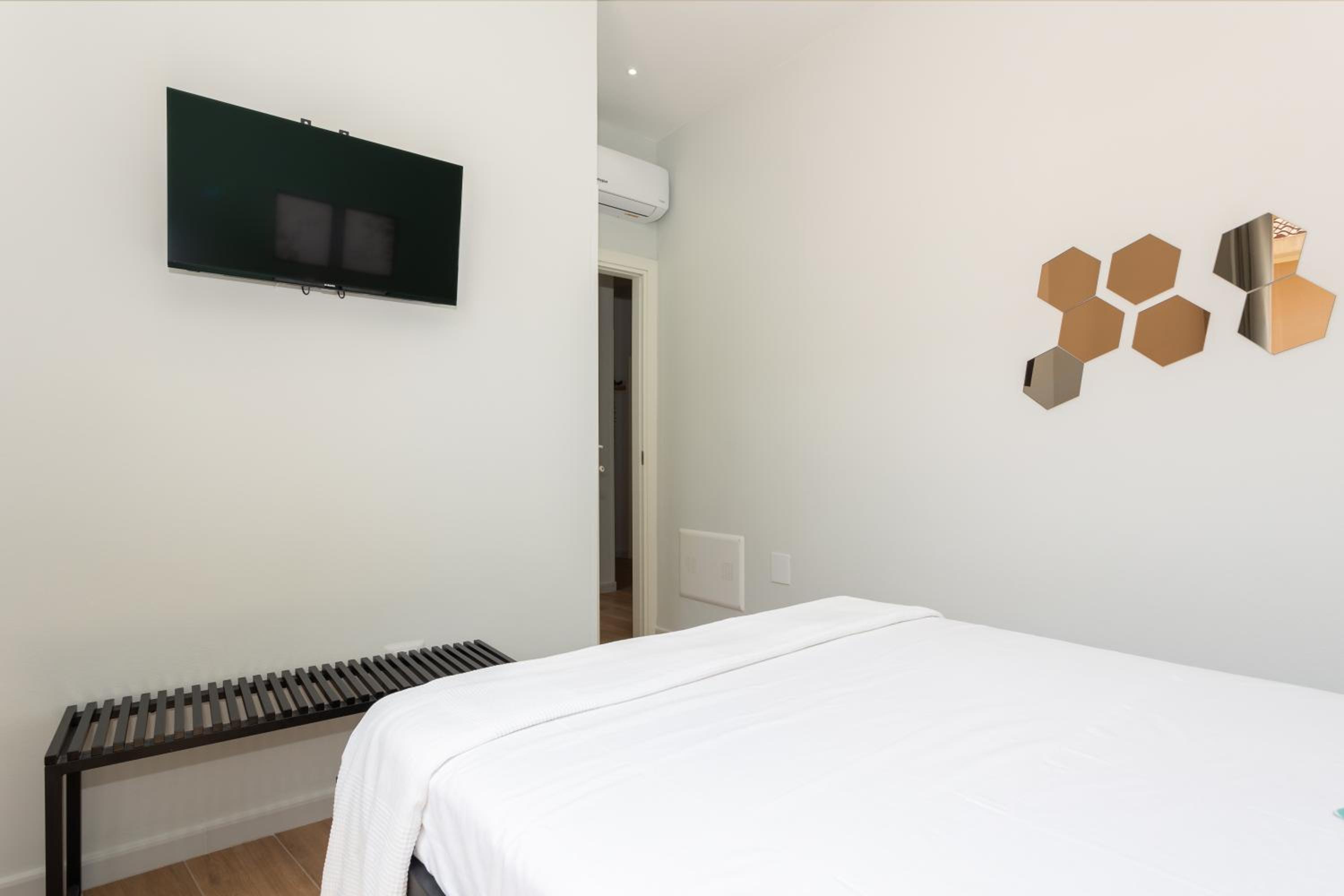 Two-Bedroom Apartment with Balcony and Terrace - Photo 7