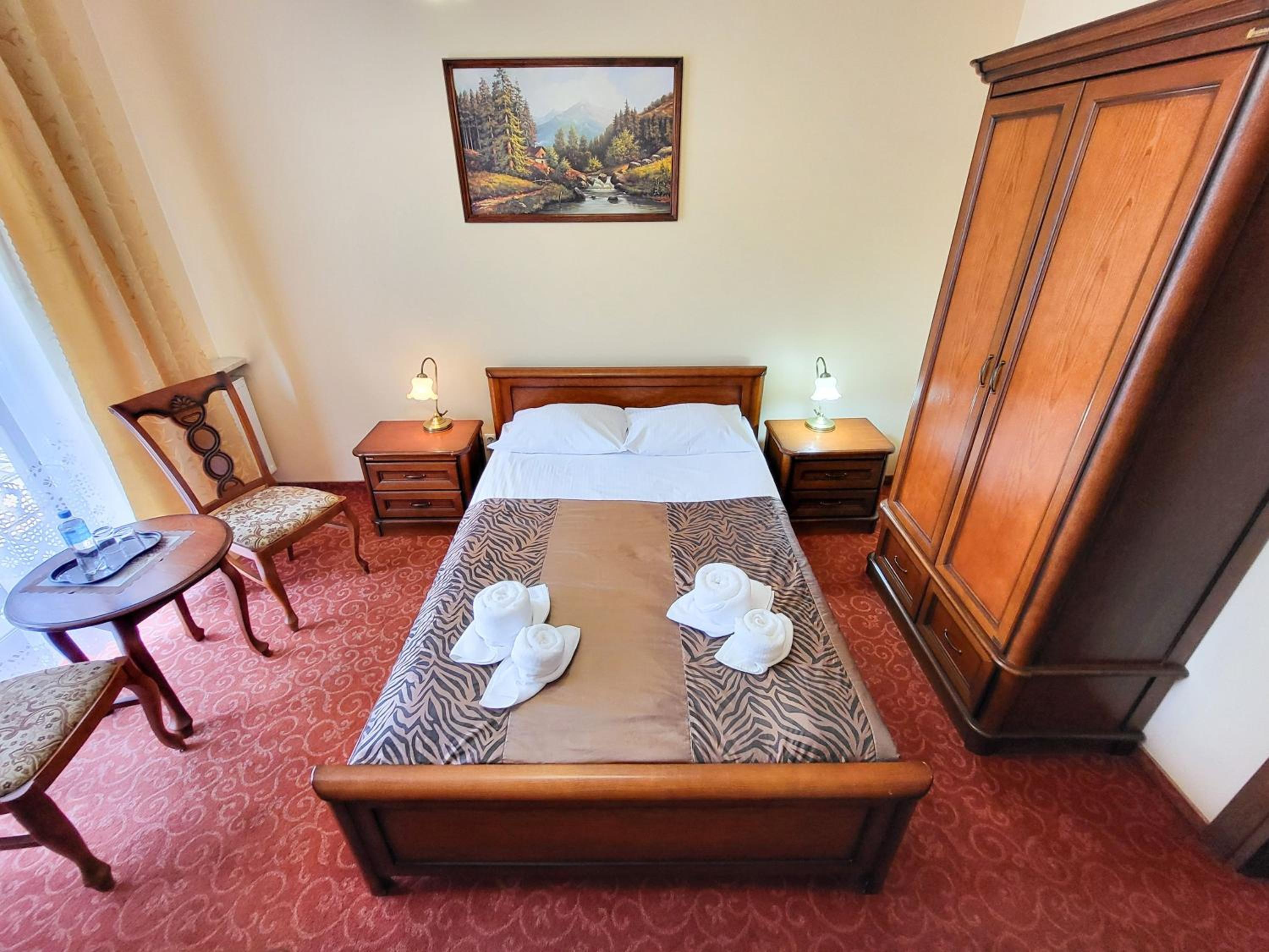 Double Room - Photo 6