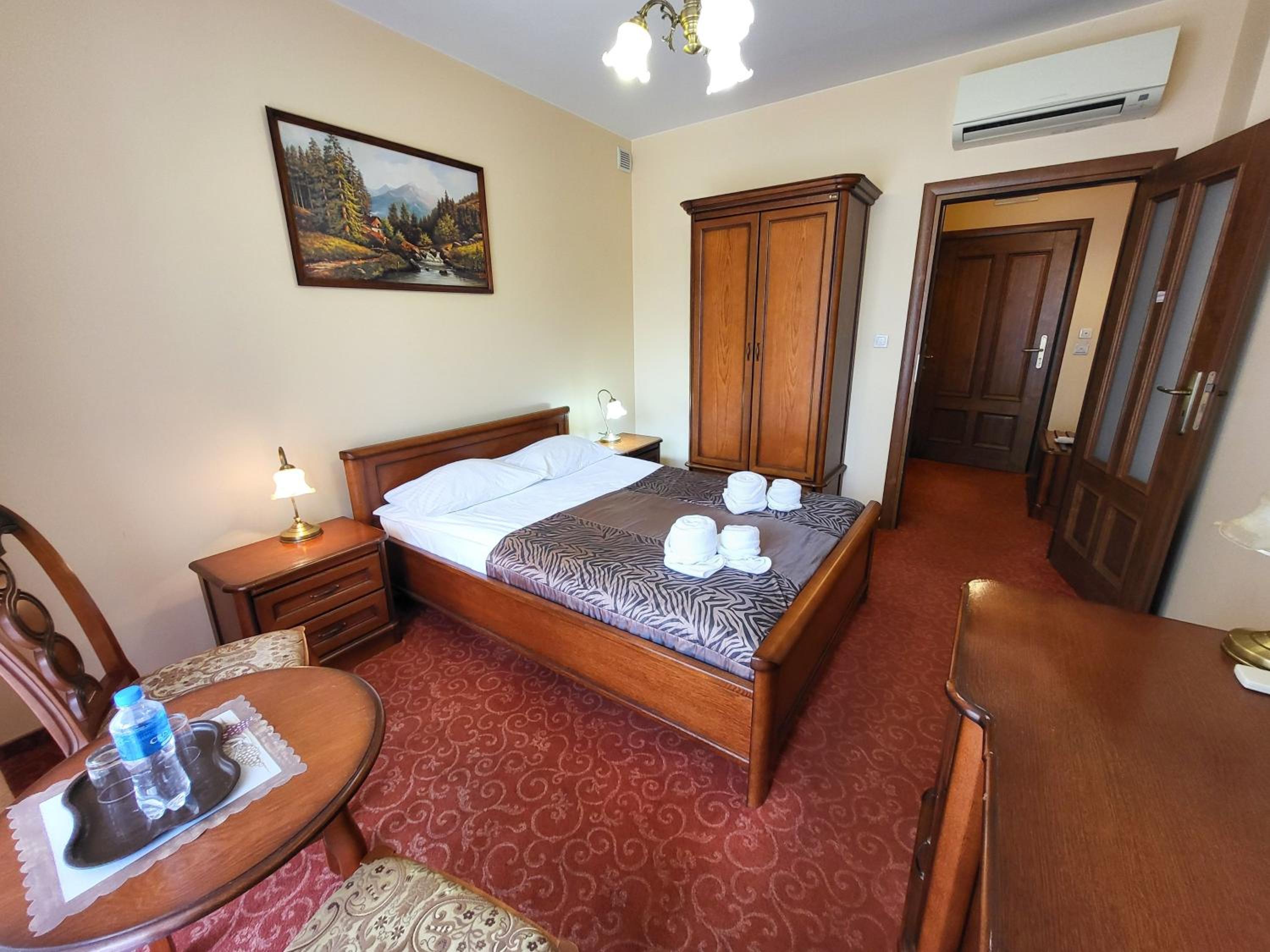 Double Room - Photo 2