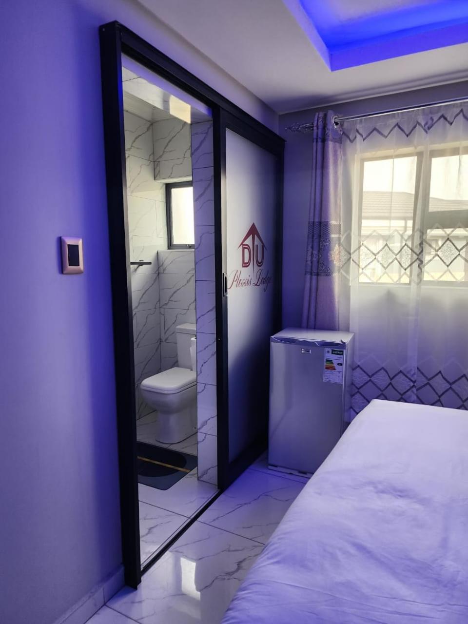 Deluxe Queen Suite