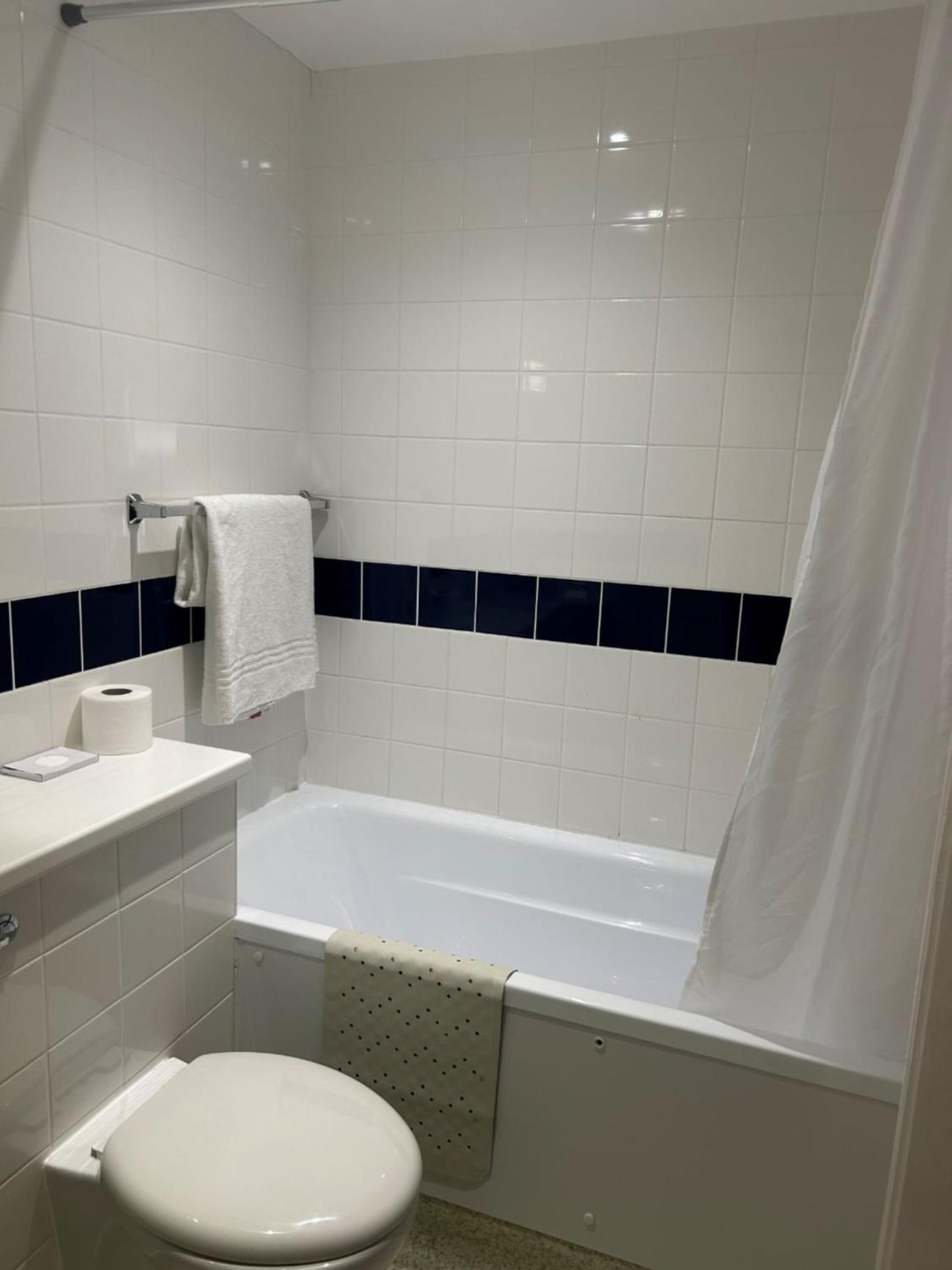 Standard Double Room - Photo 4