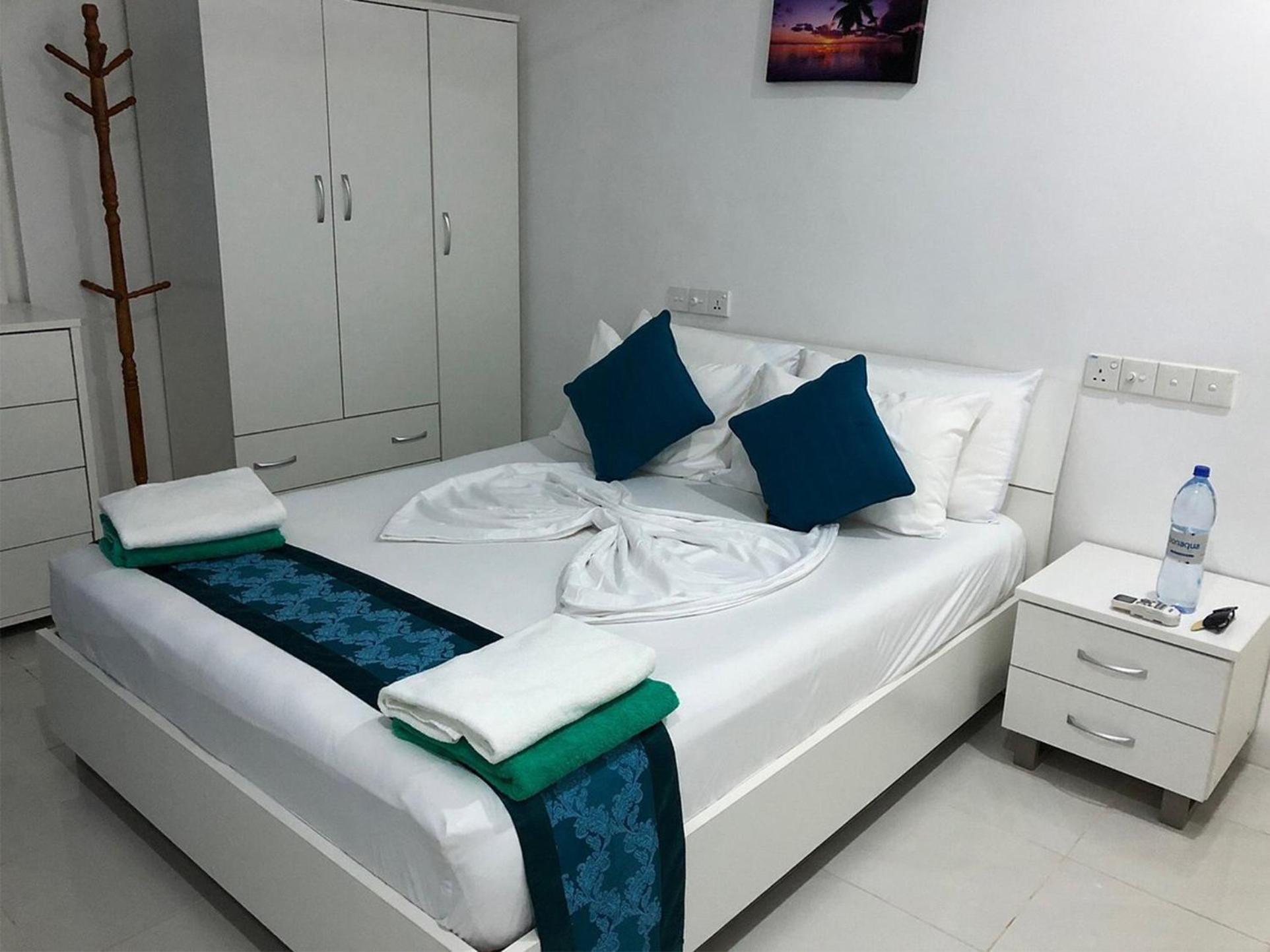 Deluxe Double Room with Extra Bed - Photo 3