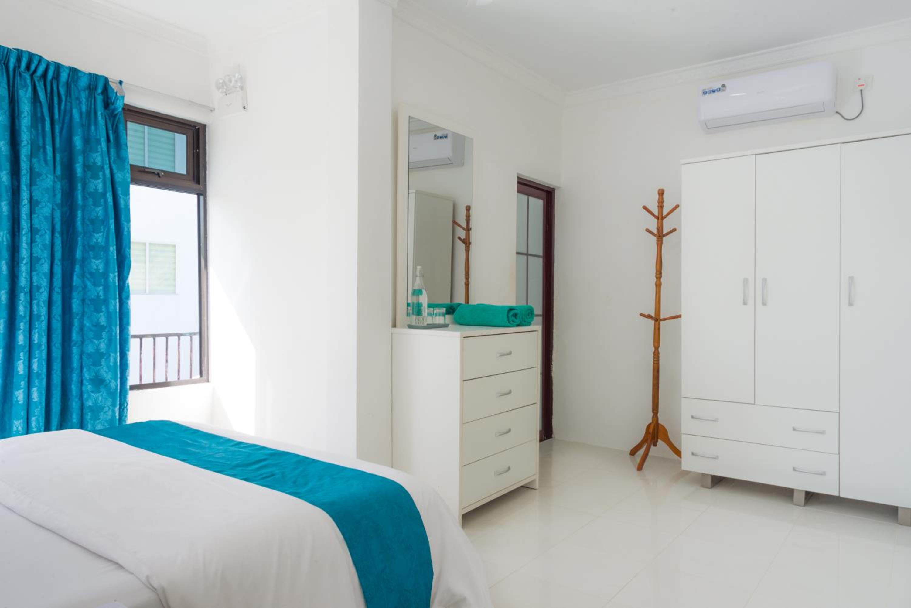 Deluxe Double Room with Extra Bed - Photo 4