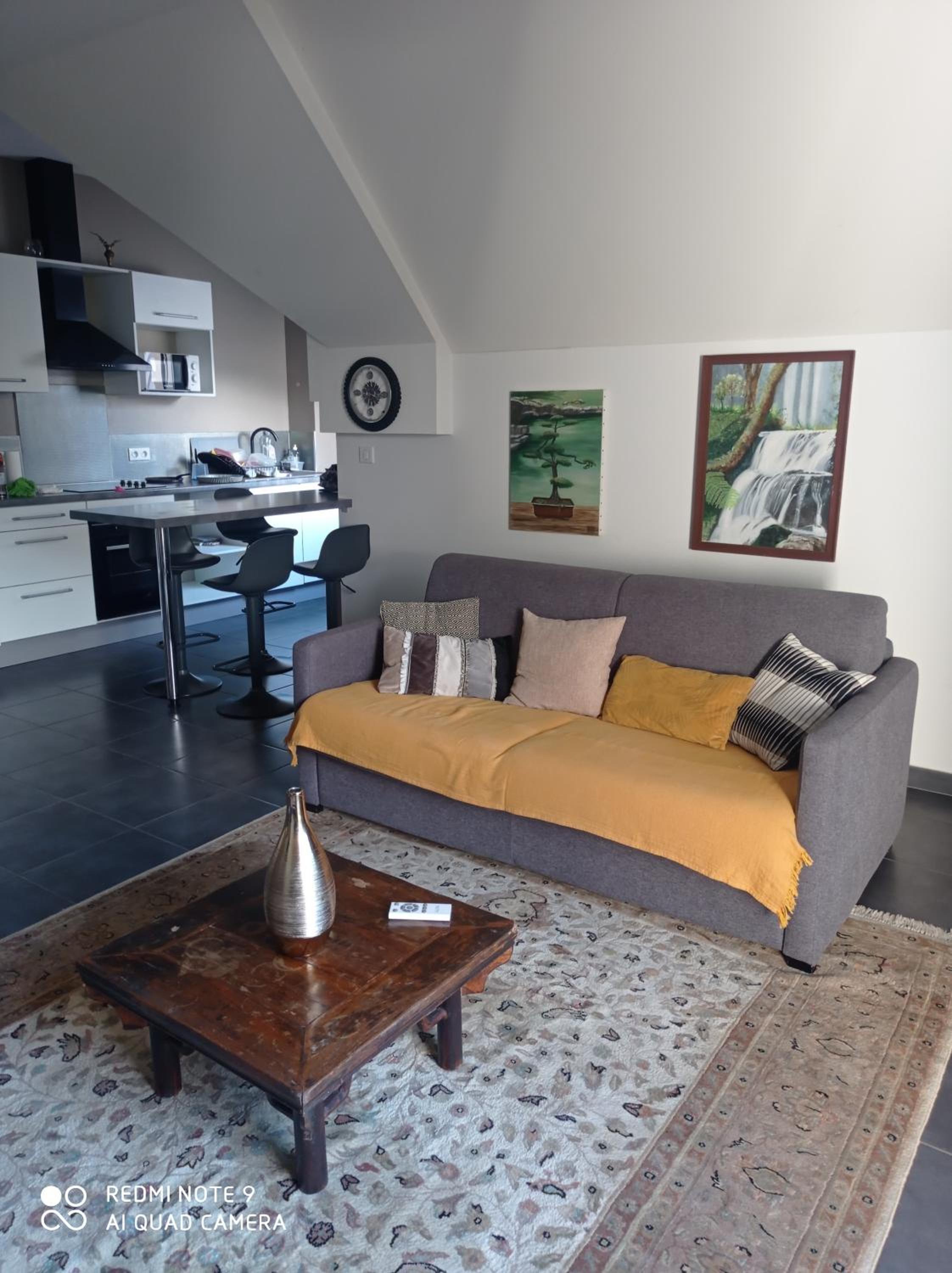 One-Bedroom Apartment photo 1