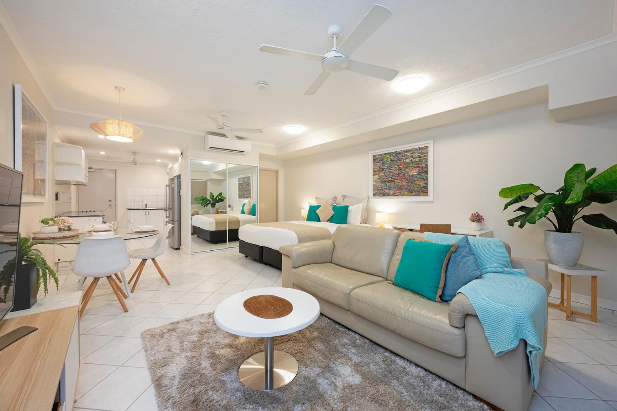 Studio Apartment with Sea View photo 3