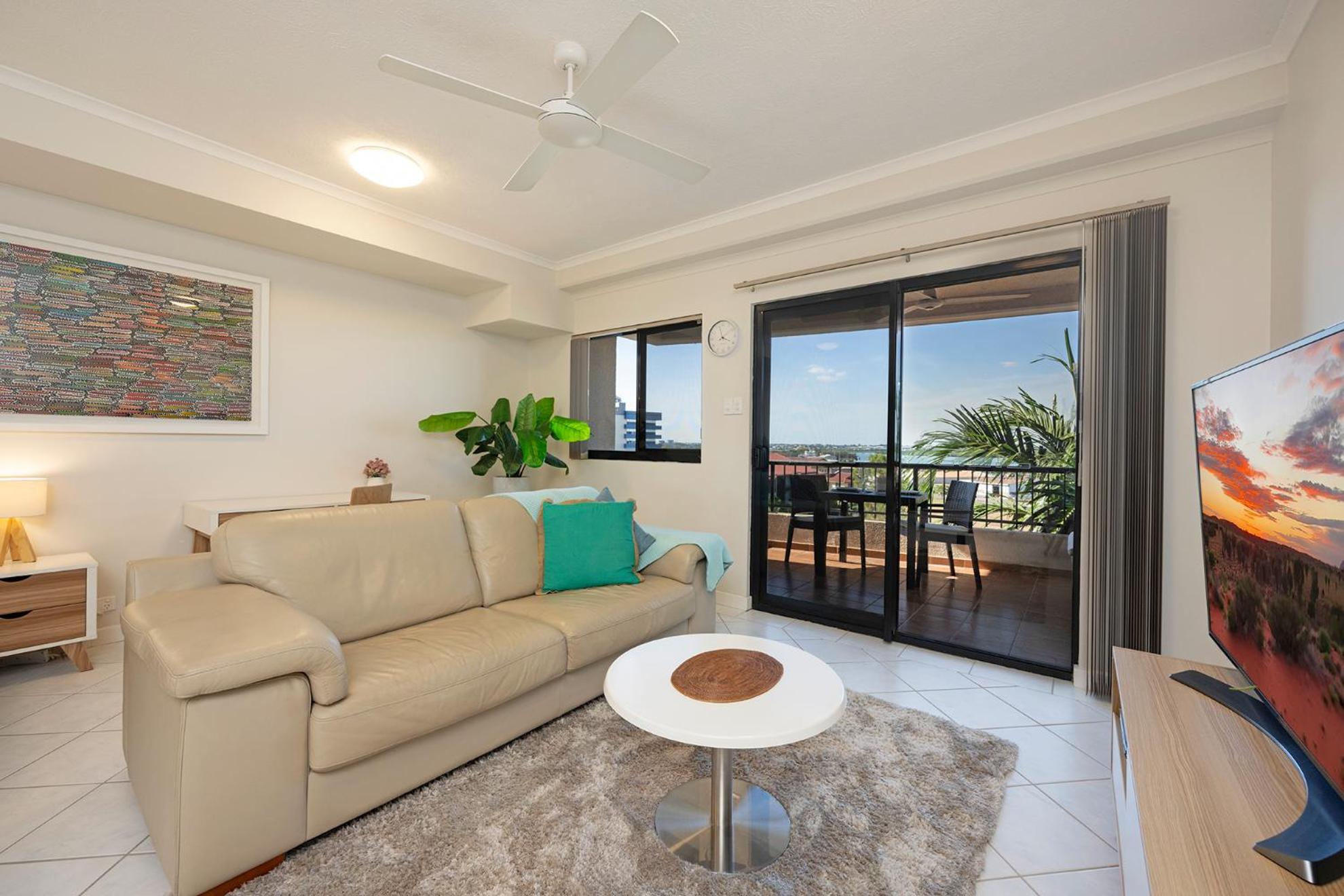Studio Apartment with Sea View photo 2