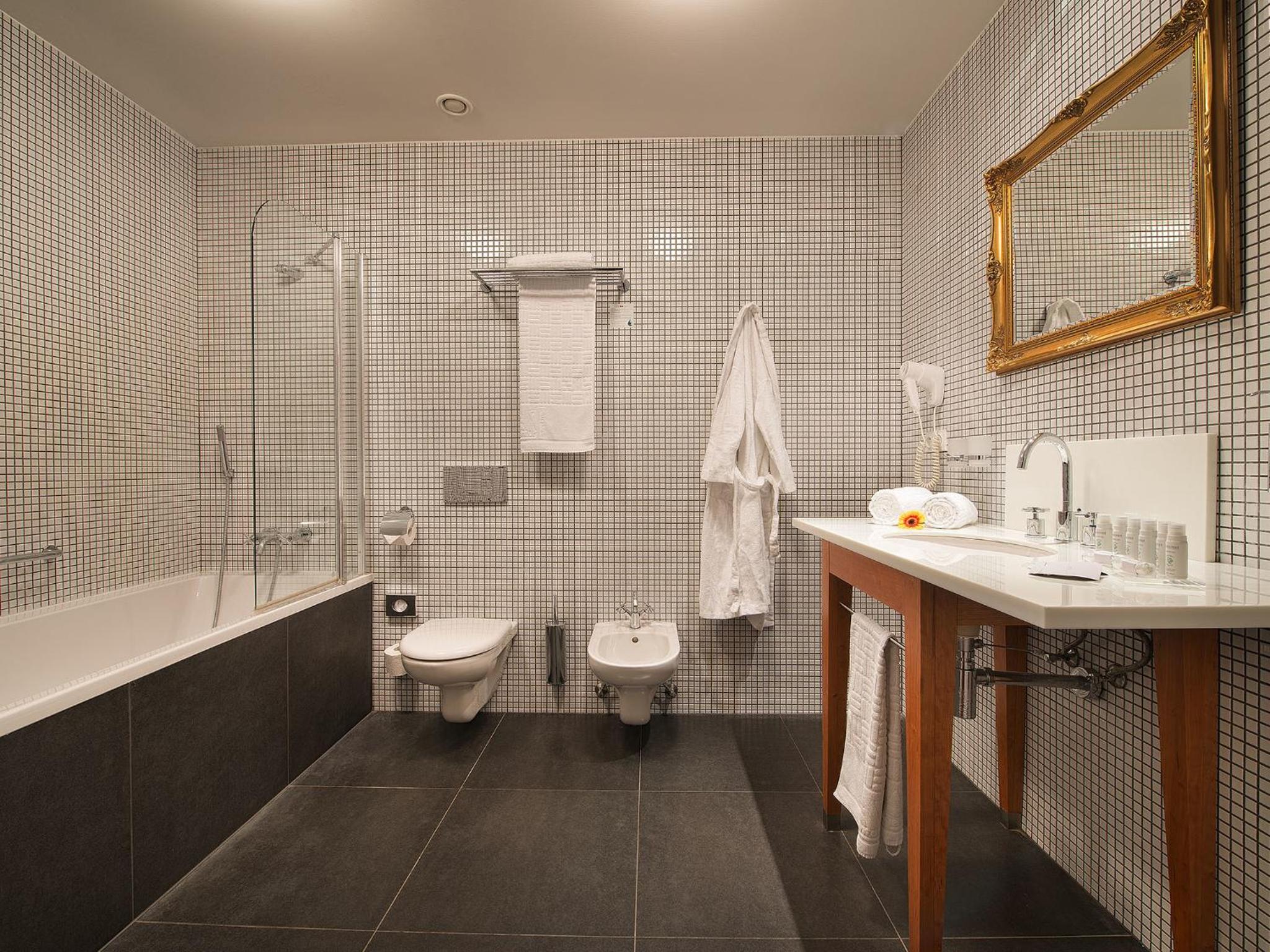 Double or Twin Room - Photo 4