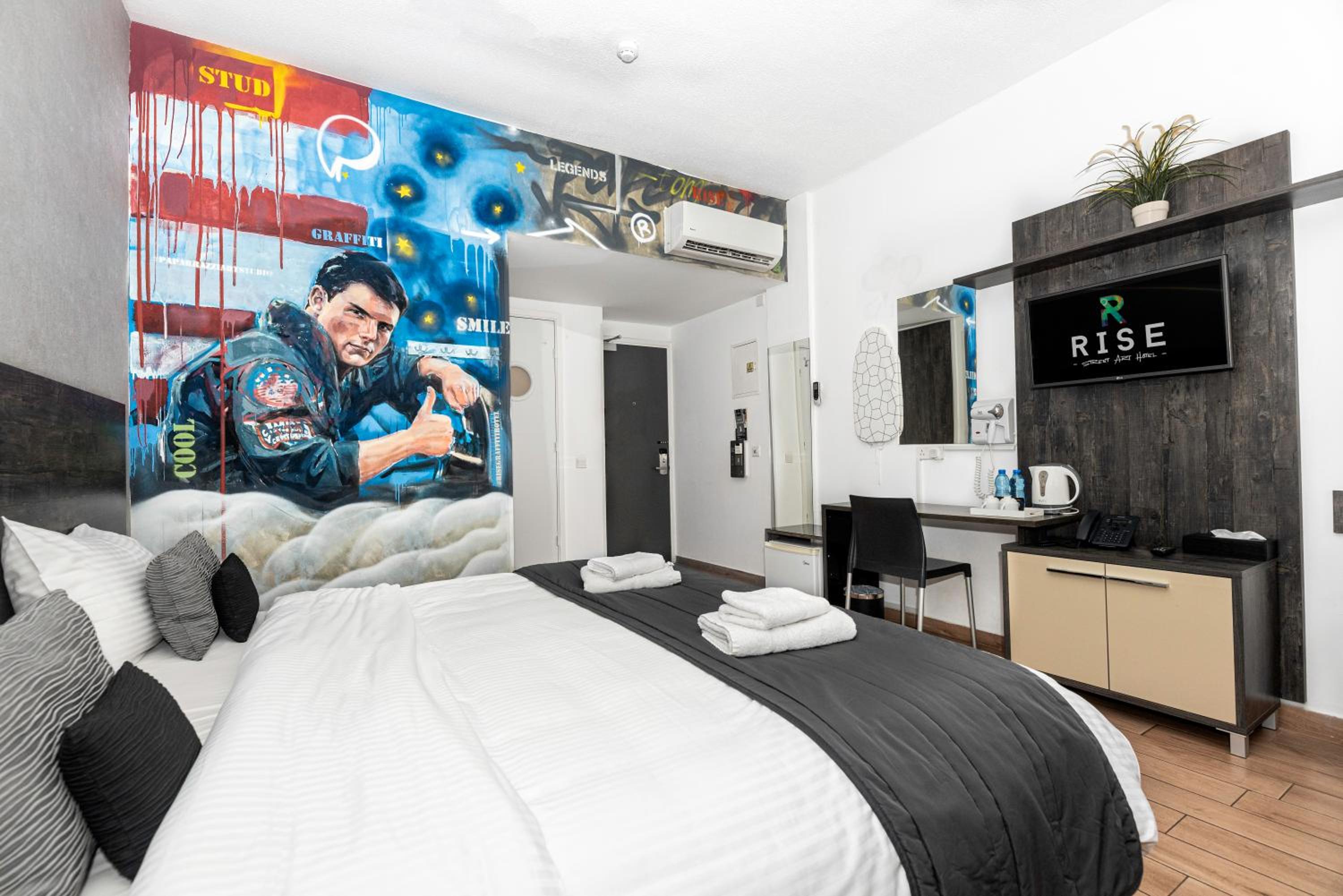 Deluxe Double or Twin Room photo 2