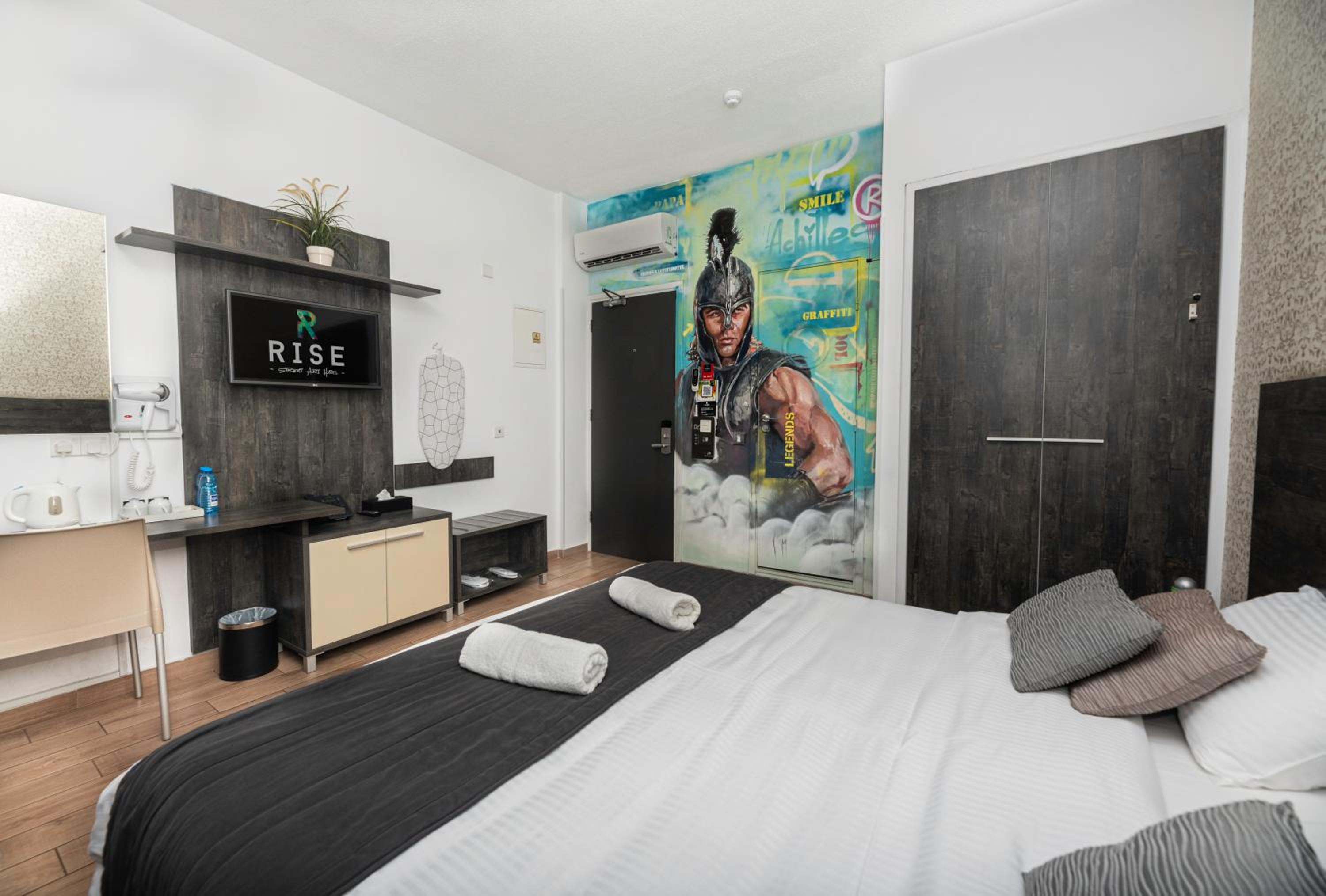 Standard Double or Twin Room photo 2