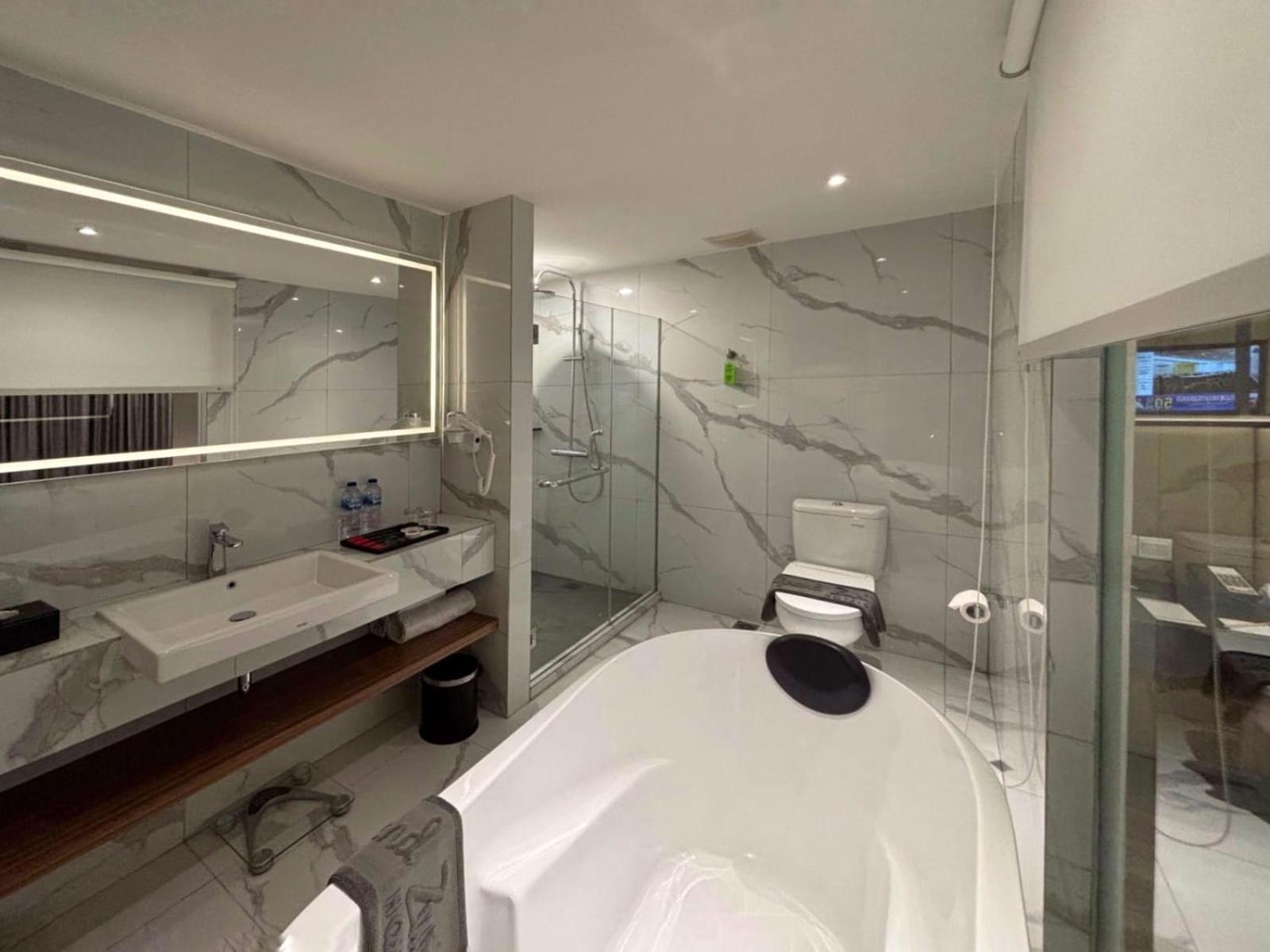 Ambassador Suite photo 2