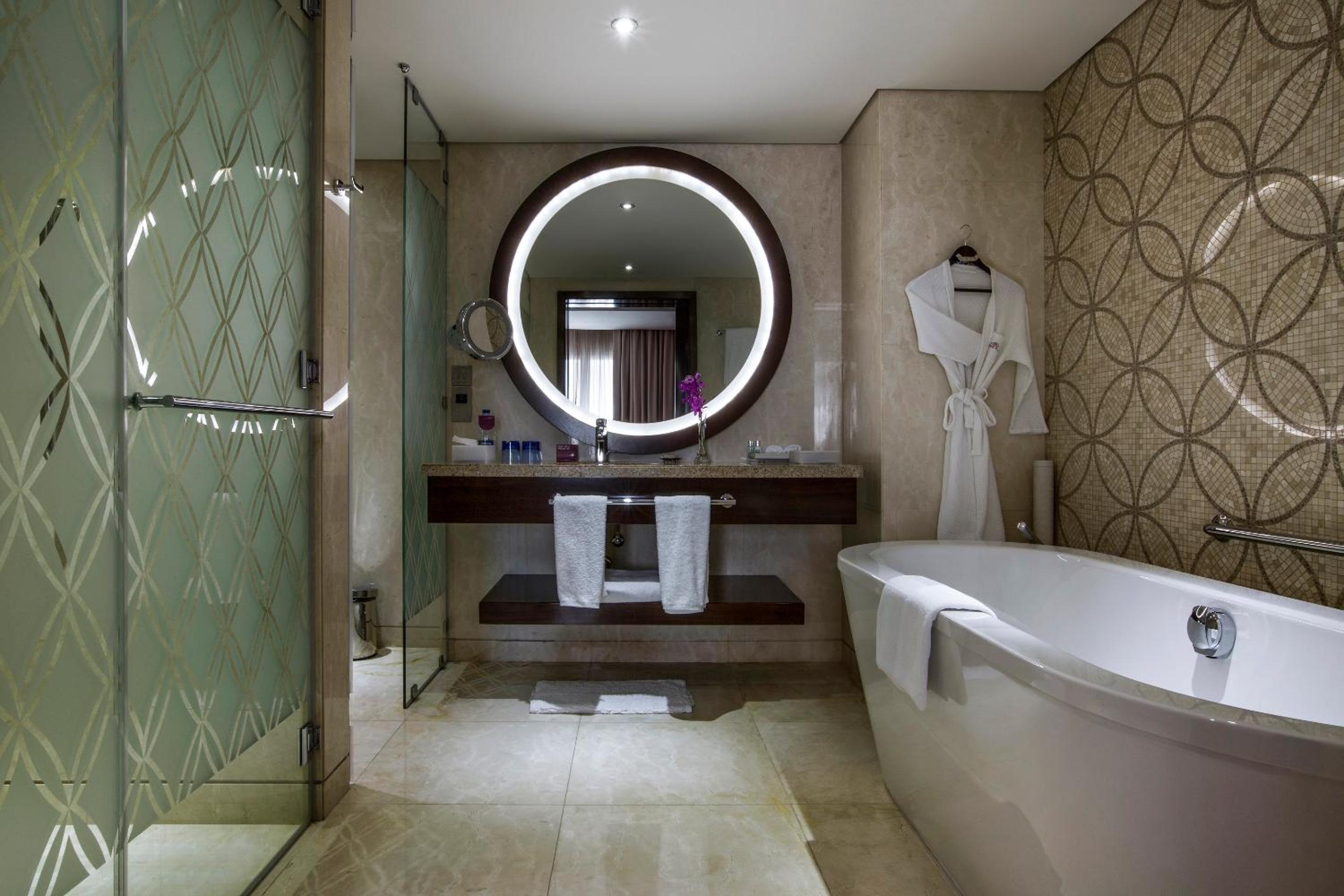 Junior King Suite photo 2