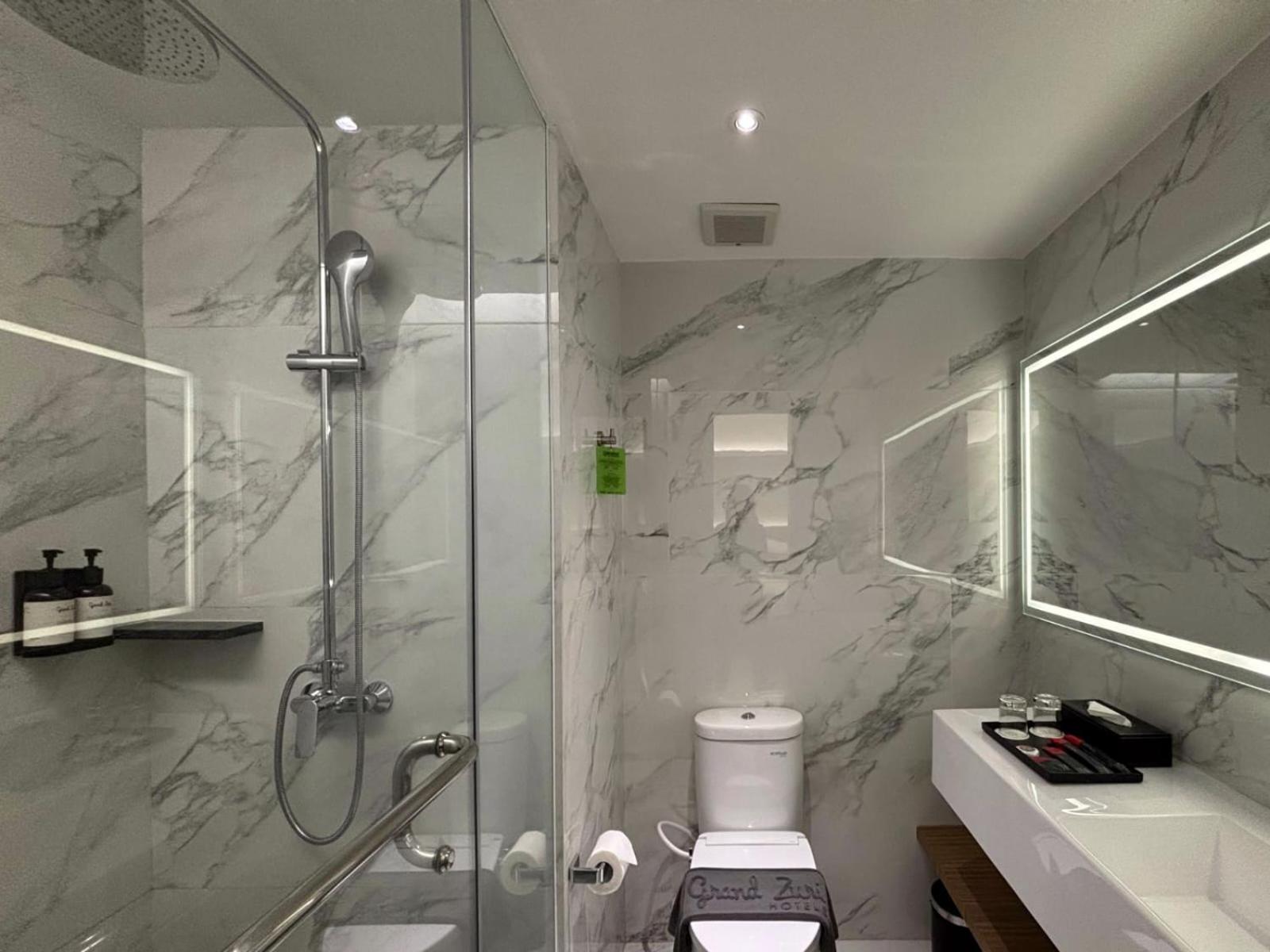 Superior Room - A Twin photo 3