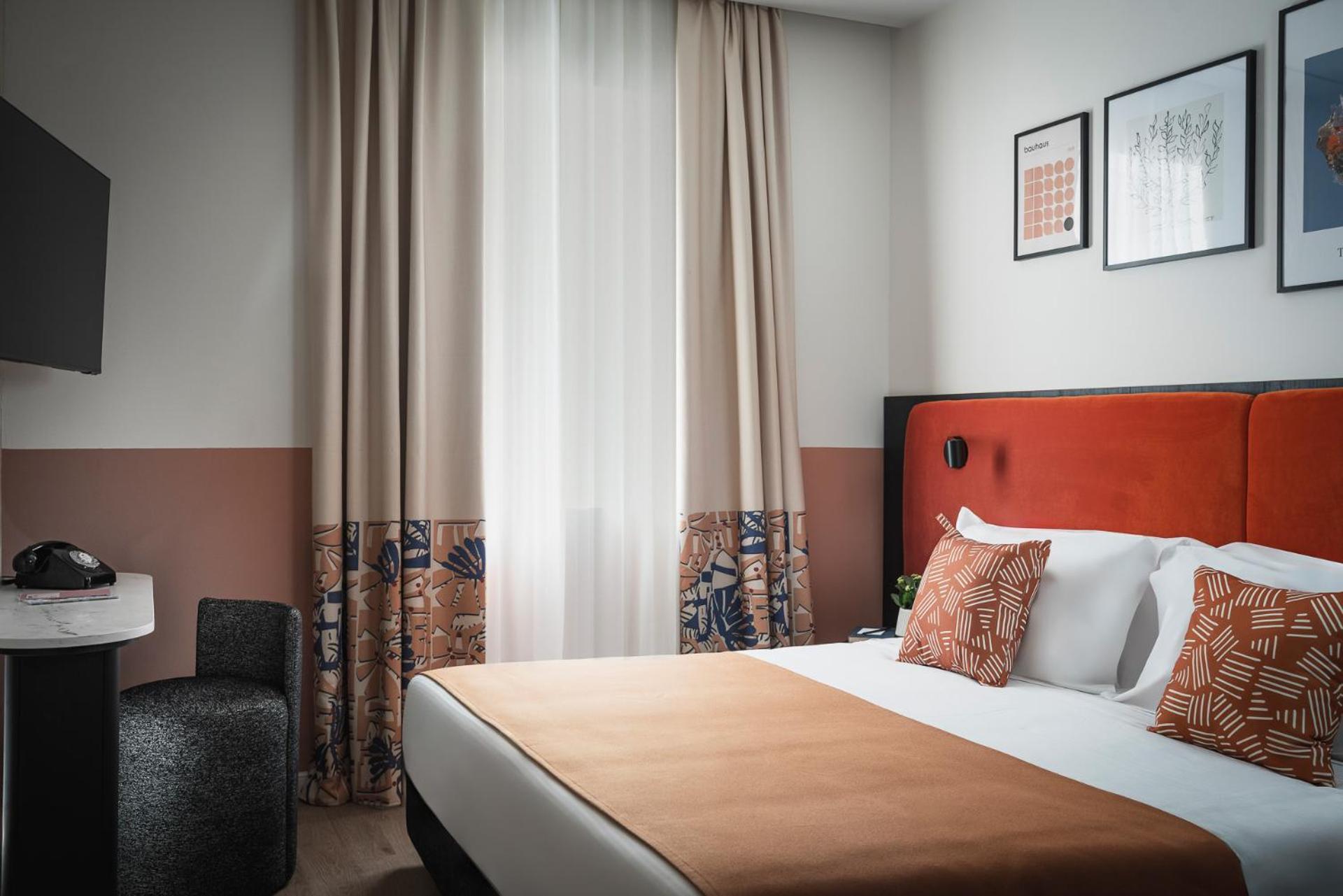 Standard Double Room - Photo 2