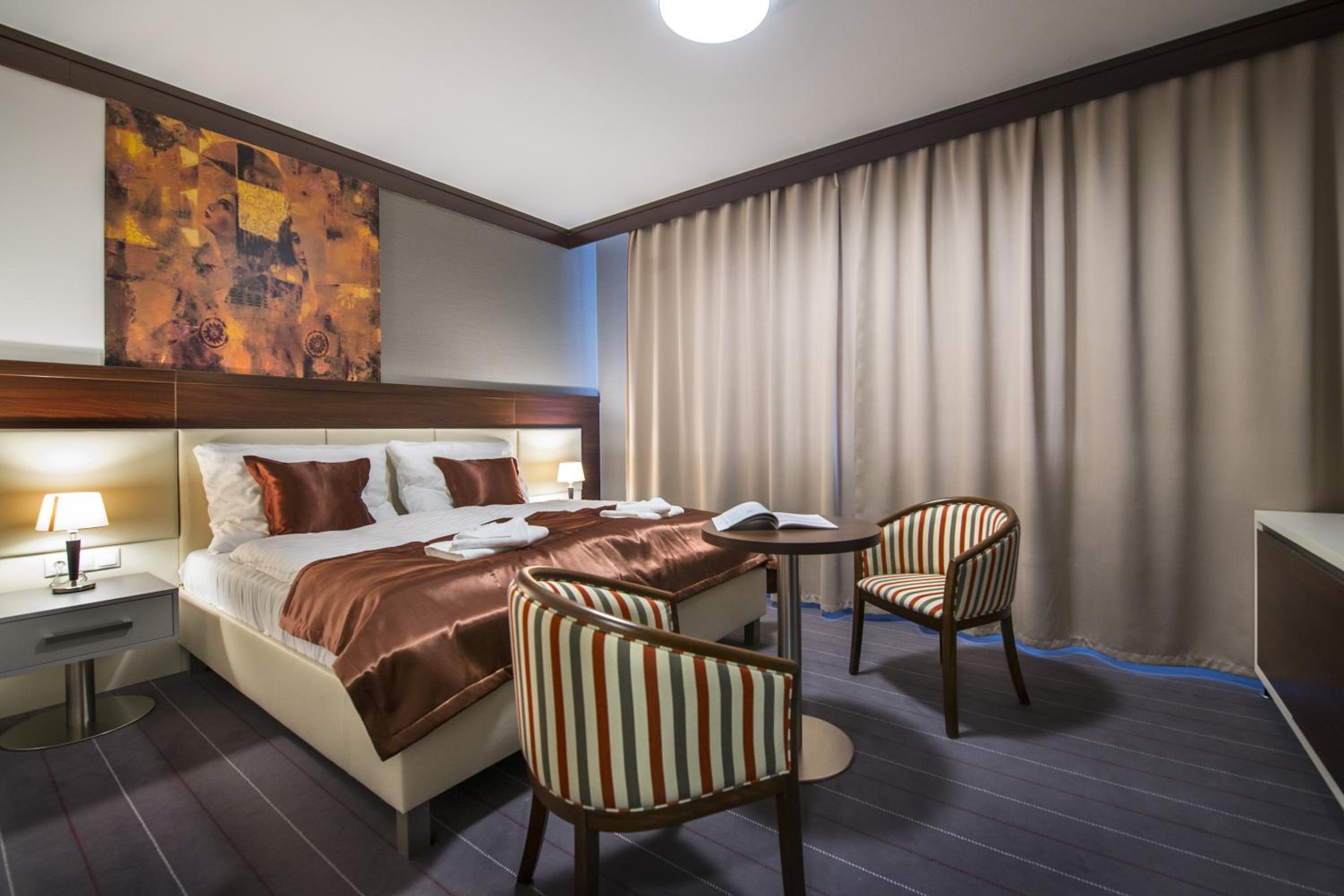 Double & single bedded room  photo 2
