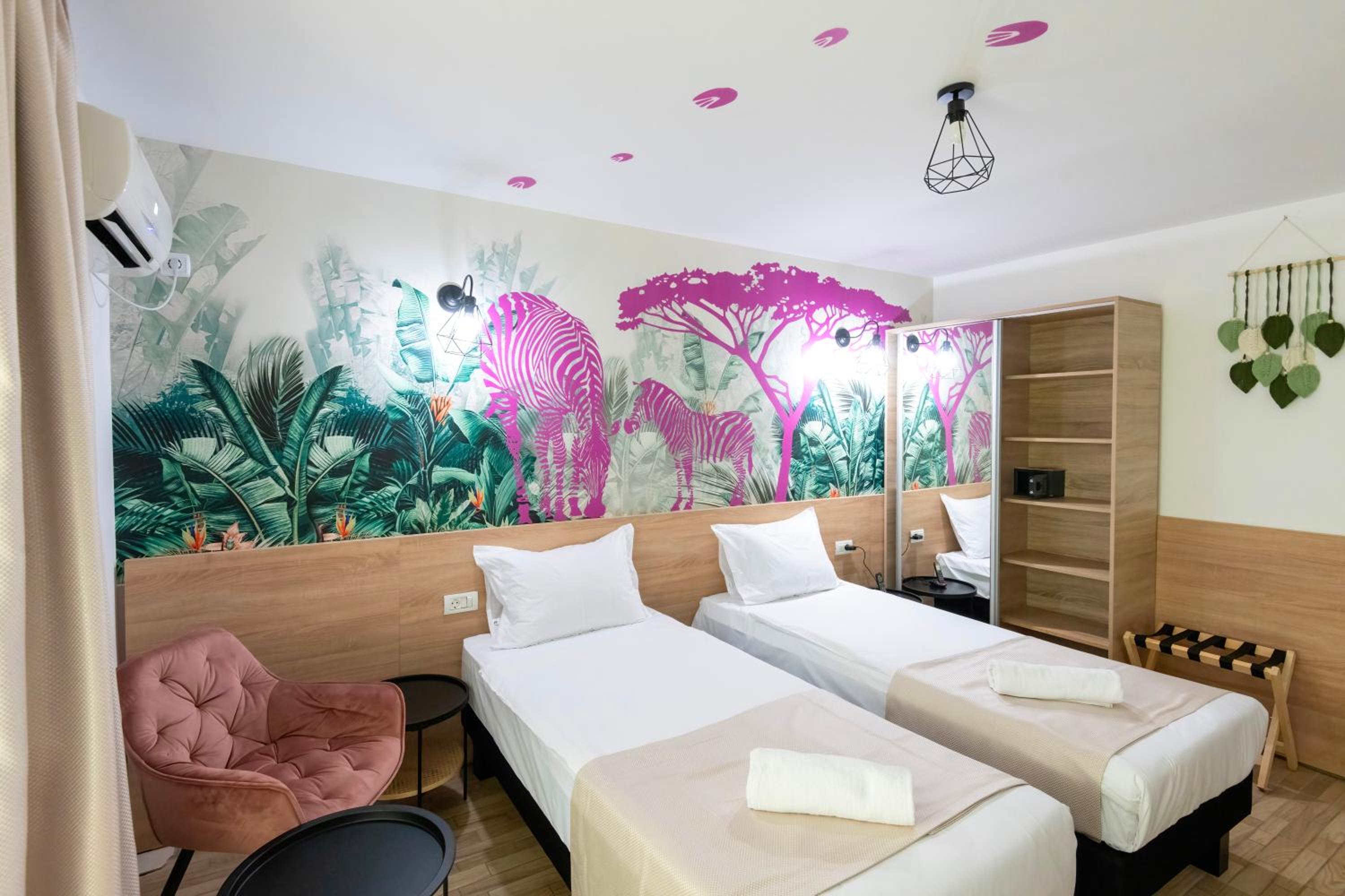 Superior Twin Room with Balcony - Mobility Access photo 2