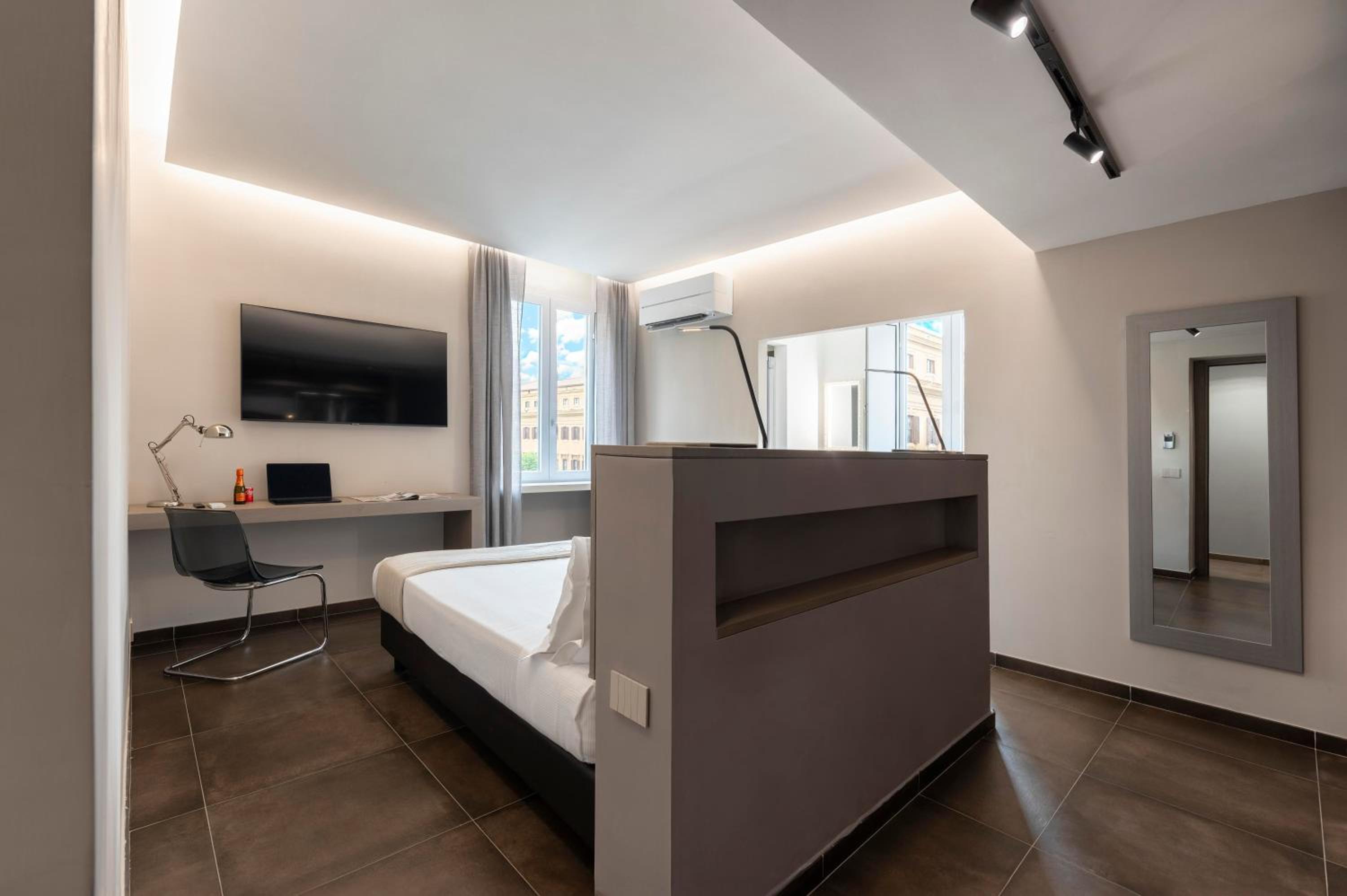 Superior Double Room with City View photo 3