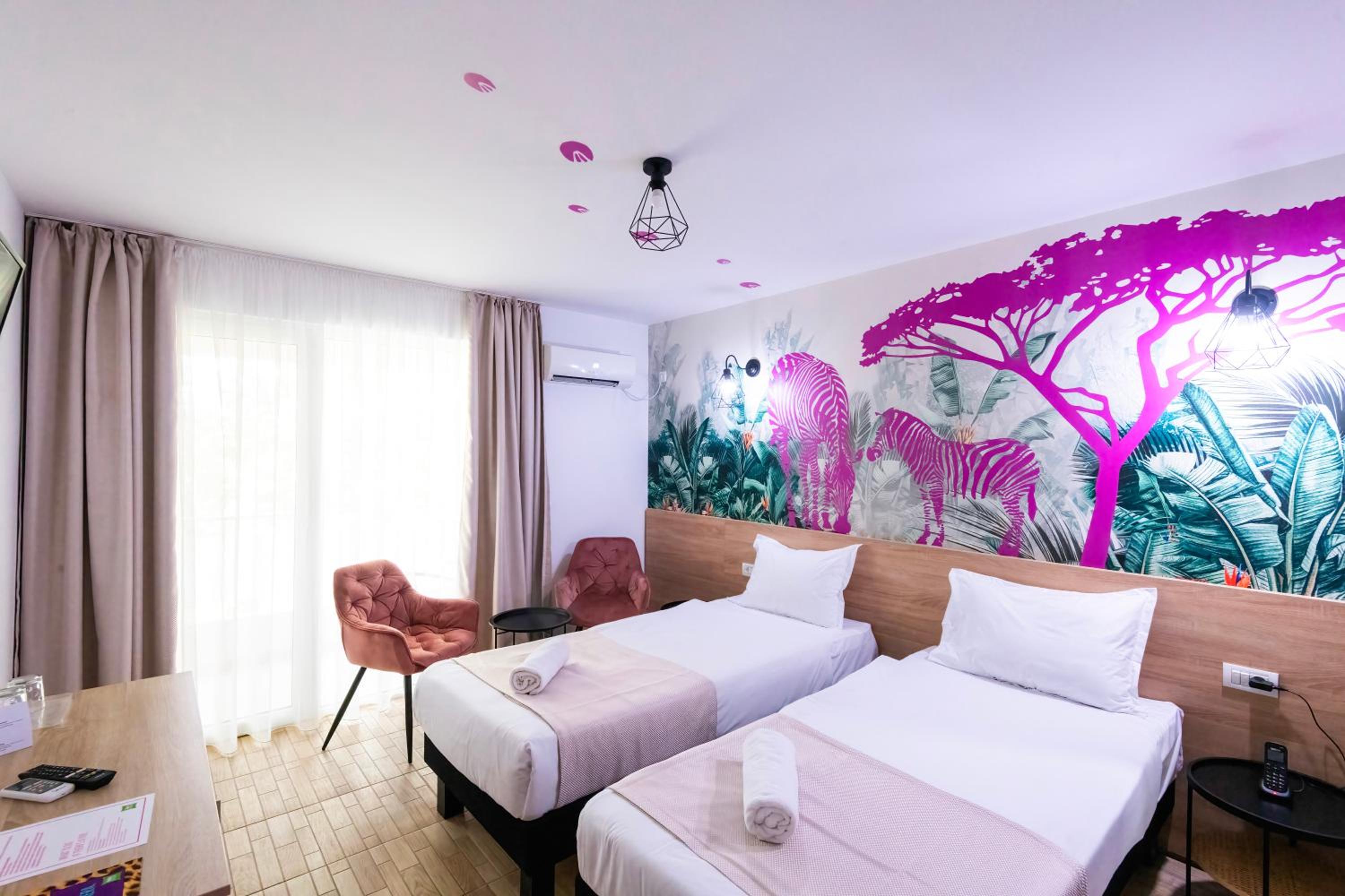 Superior Twin Room with Balcony - Mobility Access photo 1