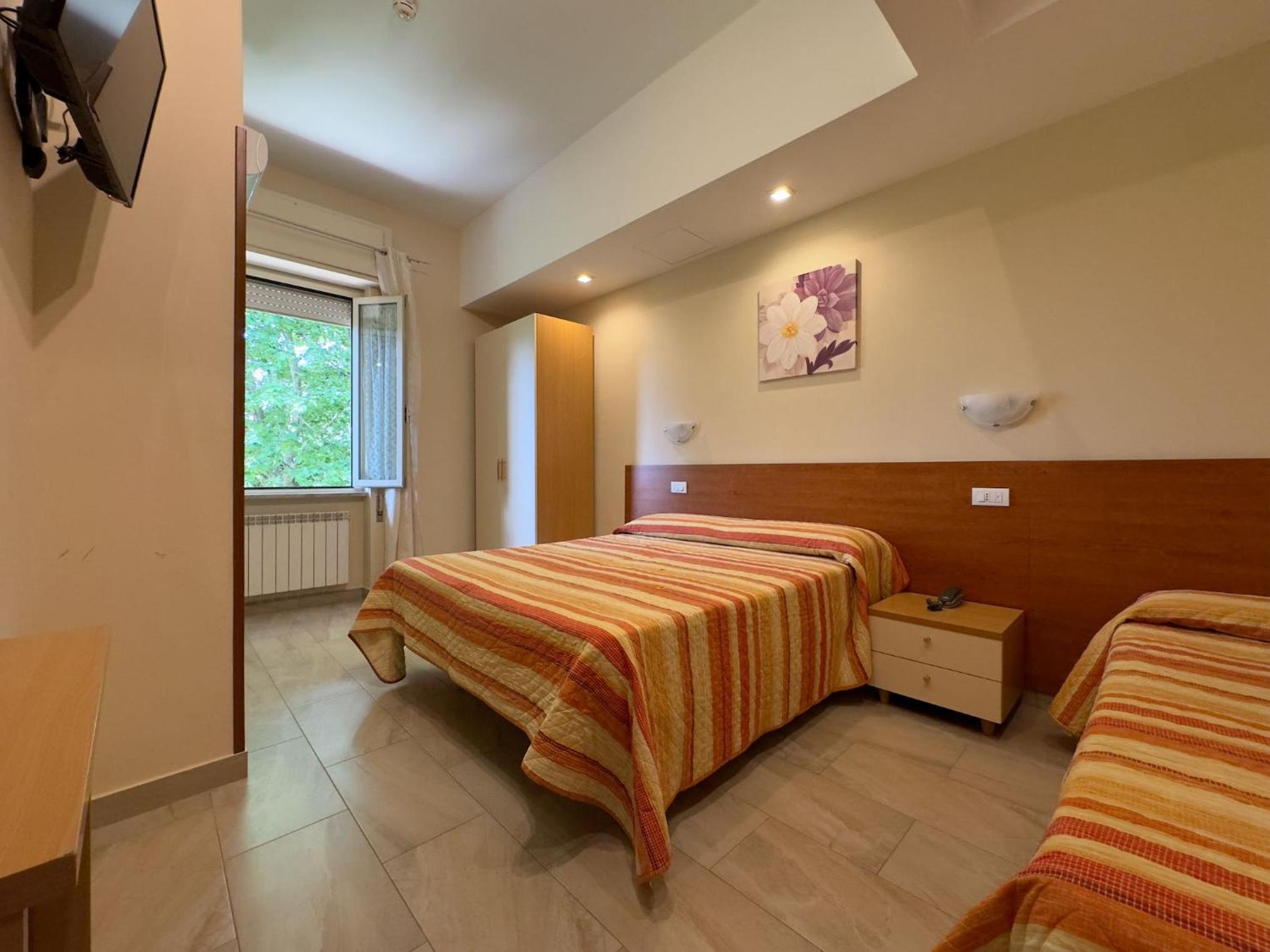 Triple Room - Photo 5