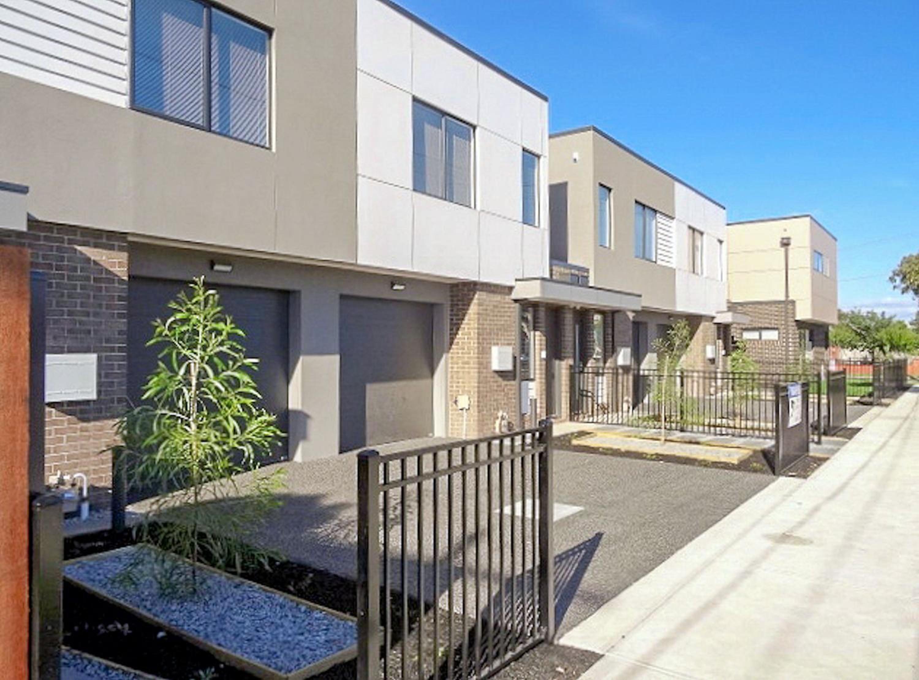 Three-Bedroom Townhouse - TKQSS