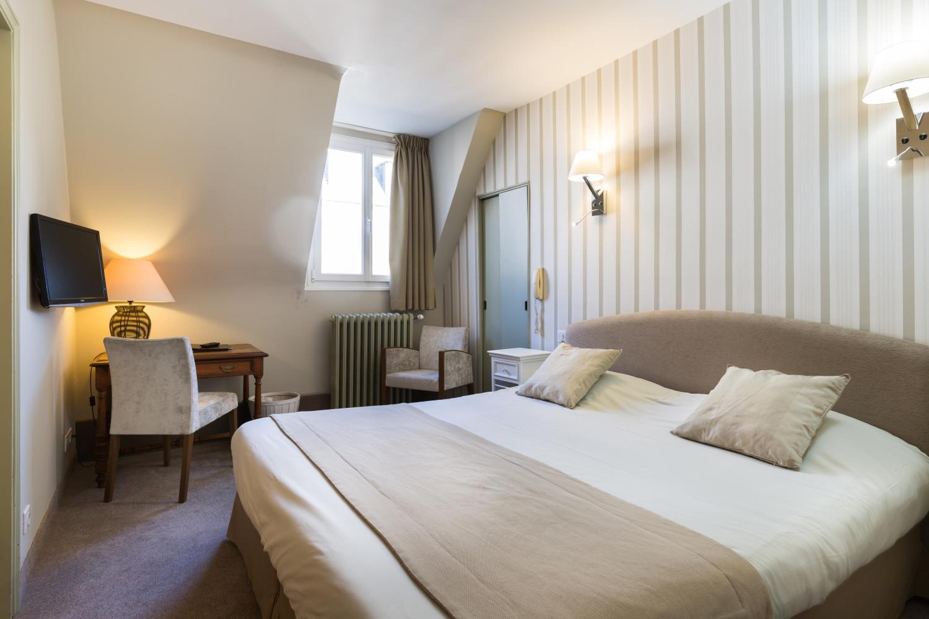 Charm Triple Room