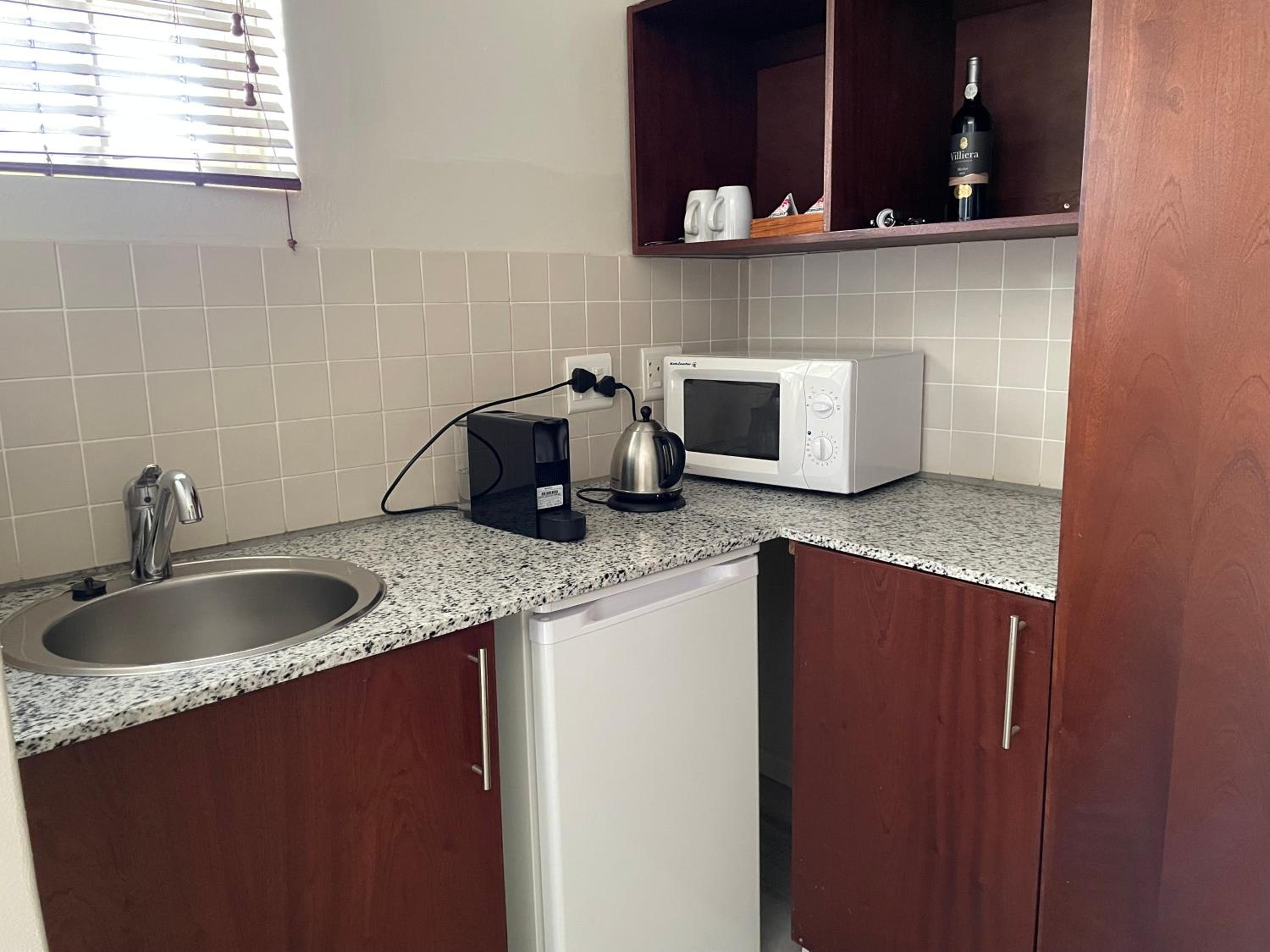 Deluxe Double or Twin Room with Garden View photo 2